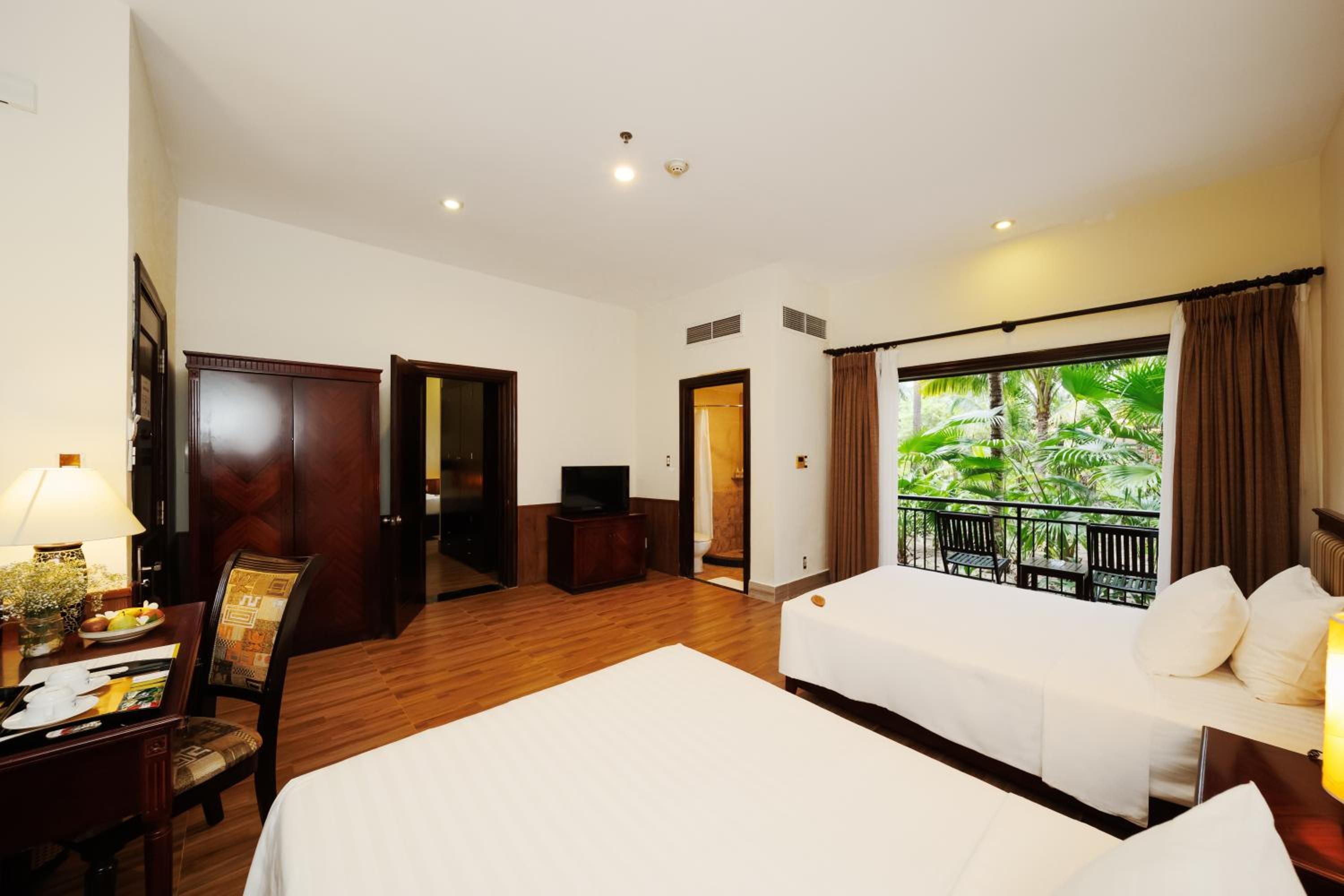 Superior Double or Twin Room with Garden View - Photo 12