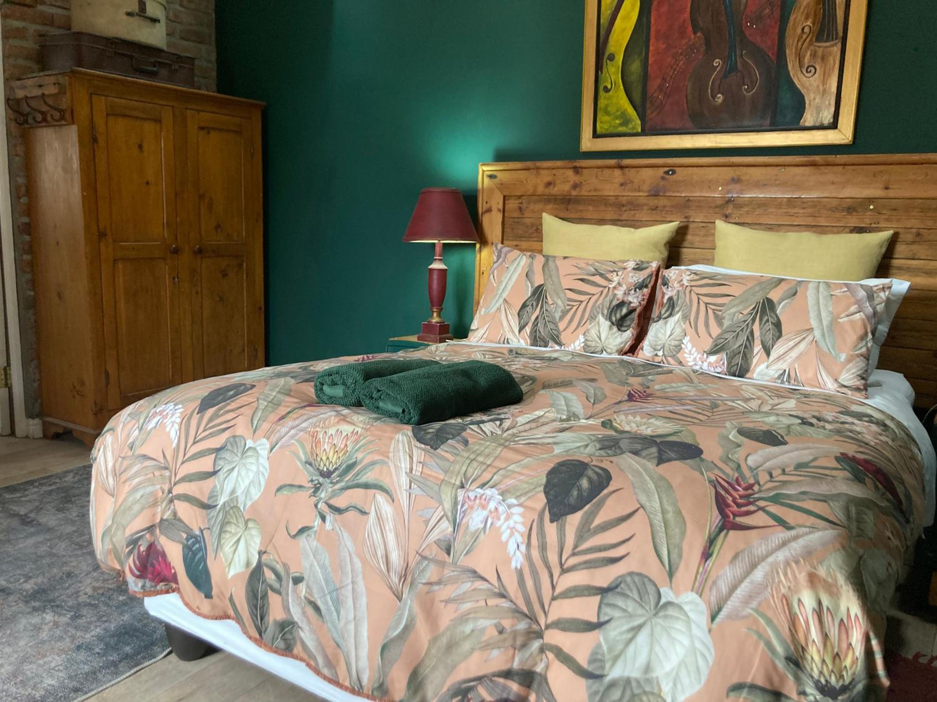 Deluxe Double Room with Bath - Photo 3