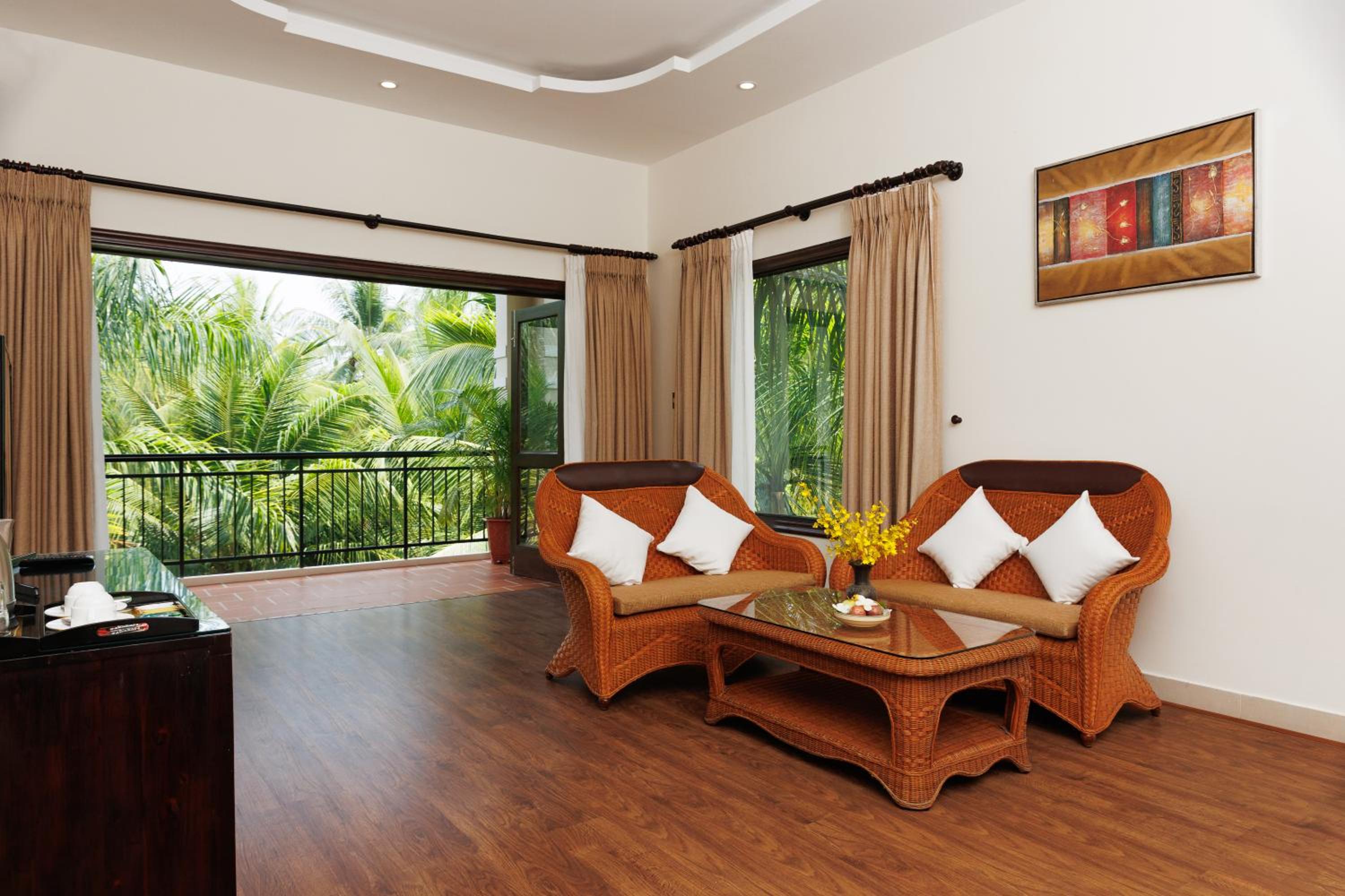 Executive Suite - Photo 5