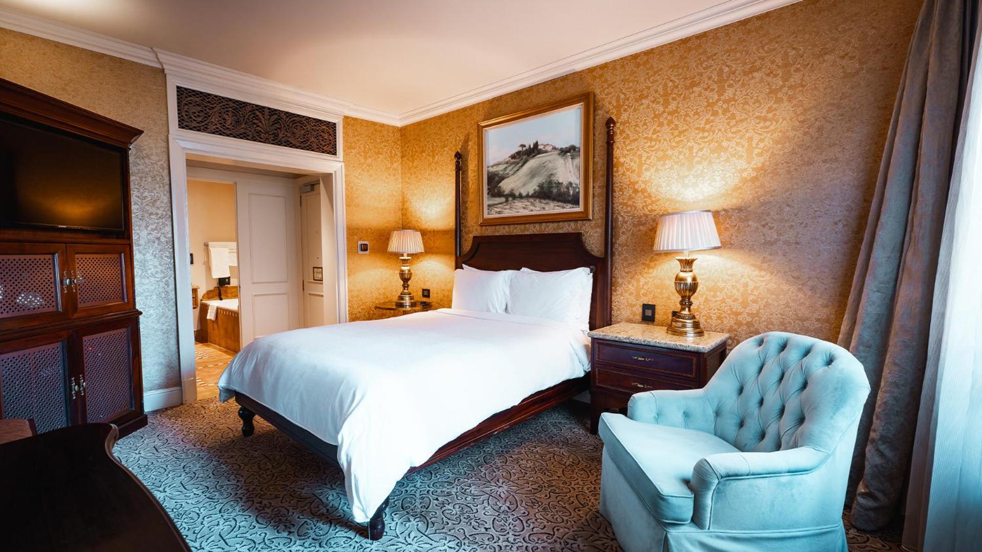 Executive Room 1 King Bed Nonsmoking
