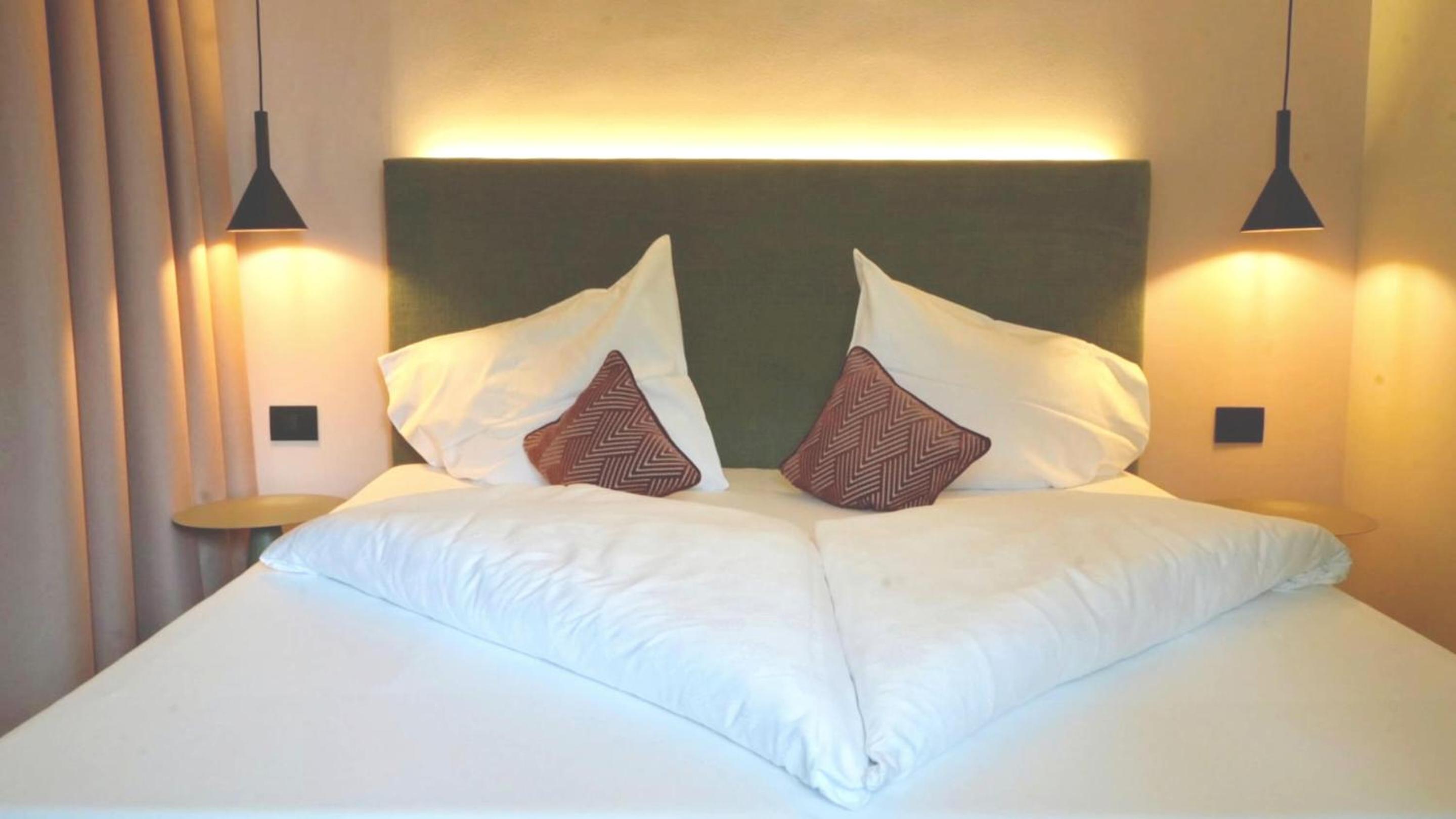 Suite with Balcony - Photo 3