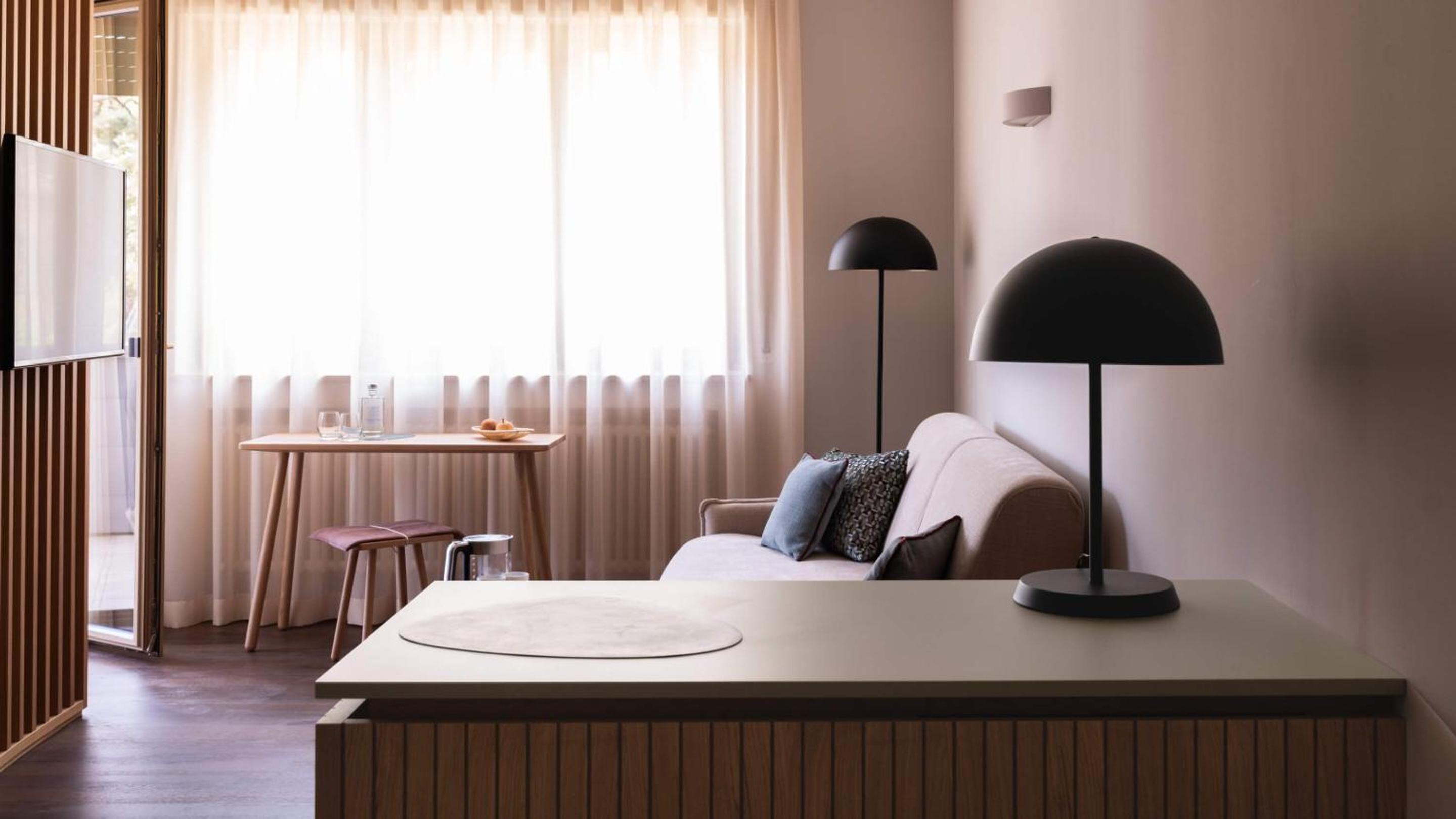 Suite with Balcony - Photo 14