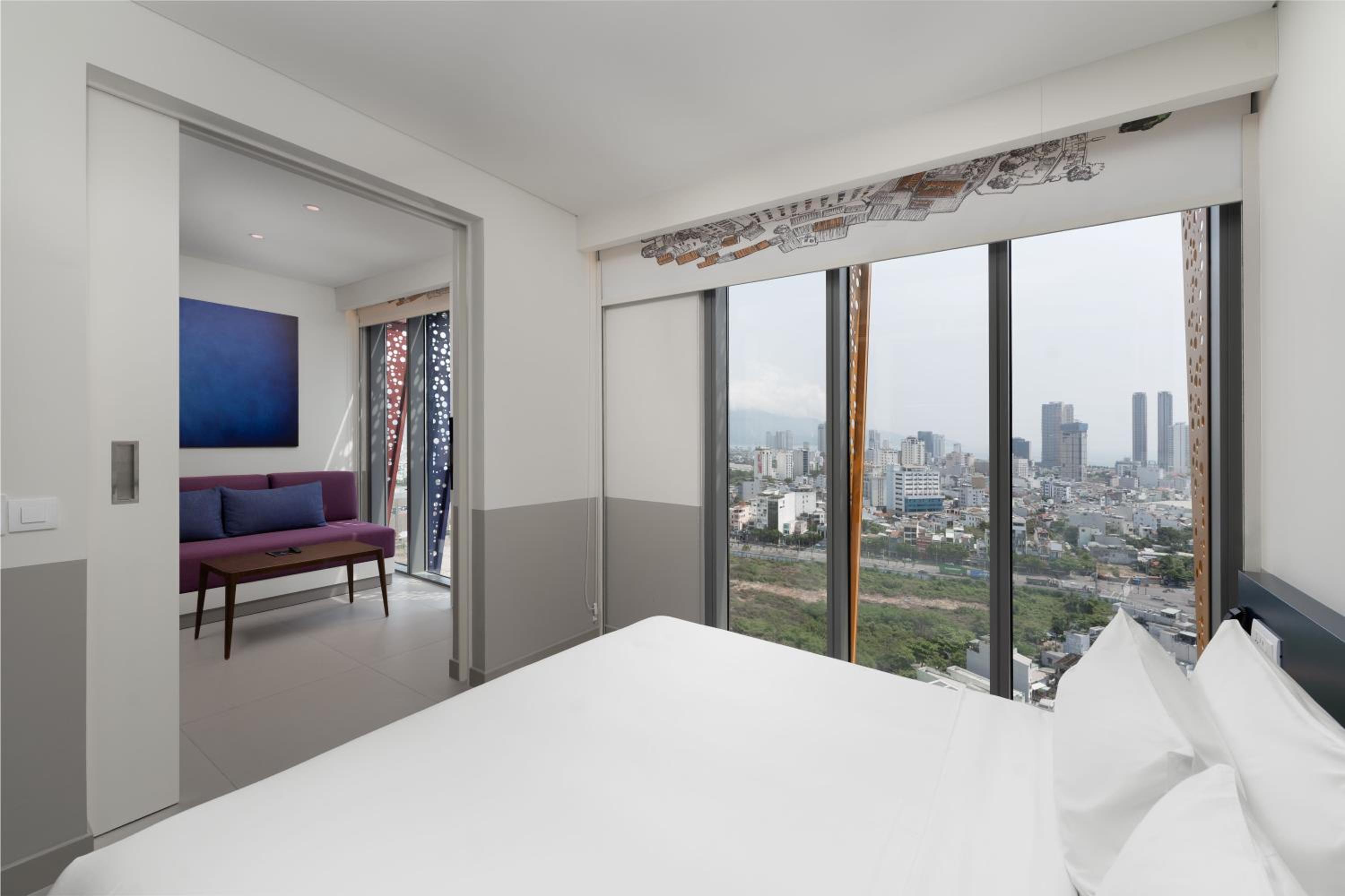 Junior Suite with City View photo 1