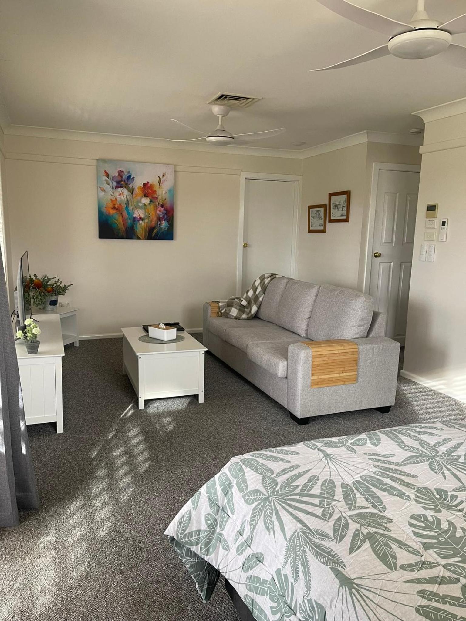 Apartment with View and Balcony photo 2