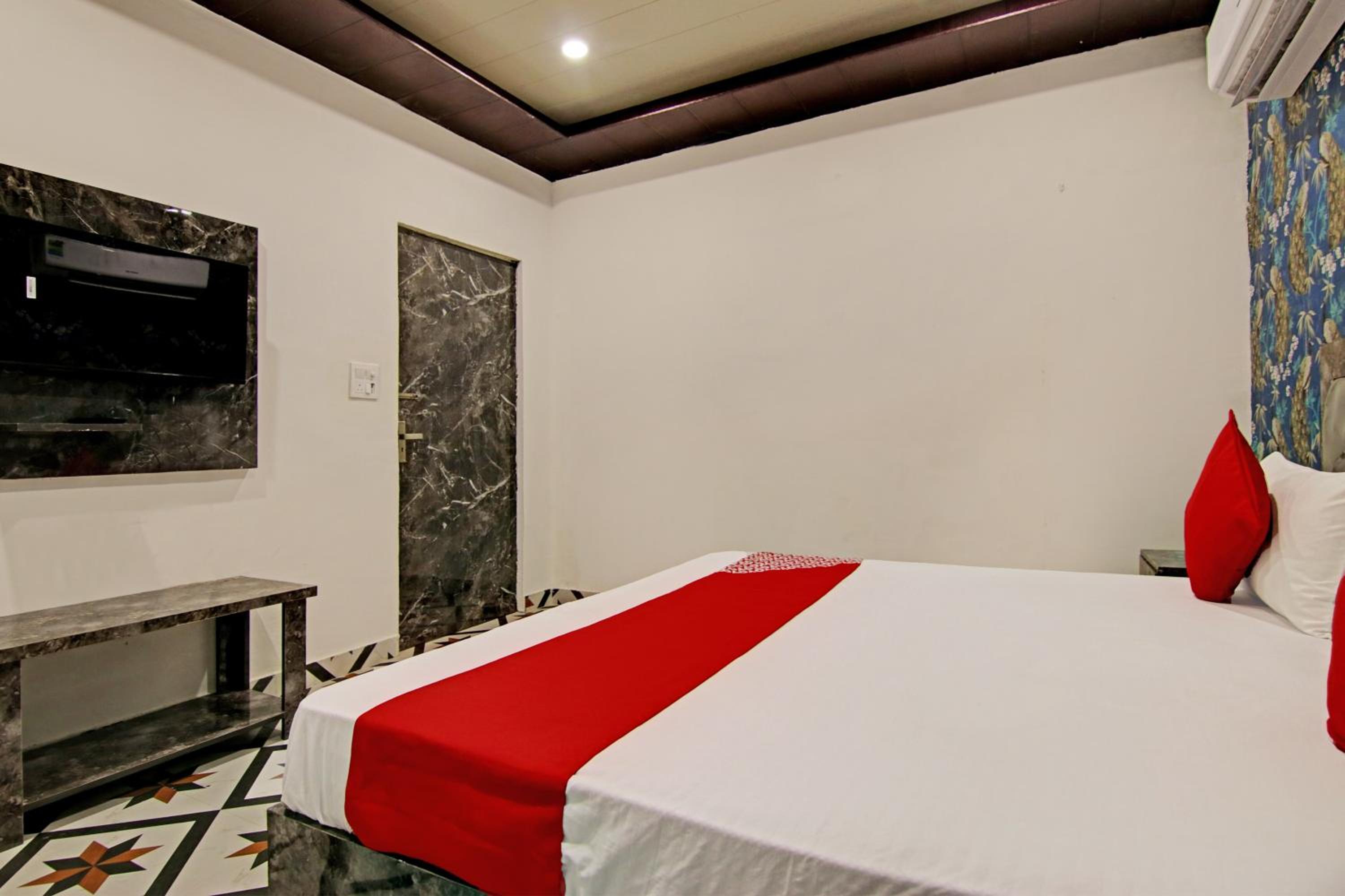 Classic Triple Room photo 2