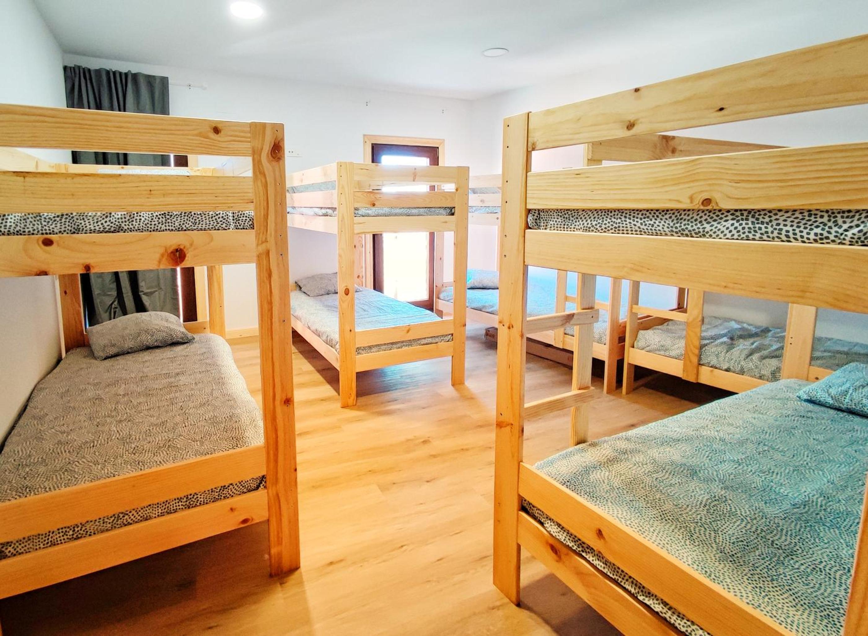 Habitación Compartida Mixta de 10 Camas