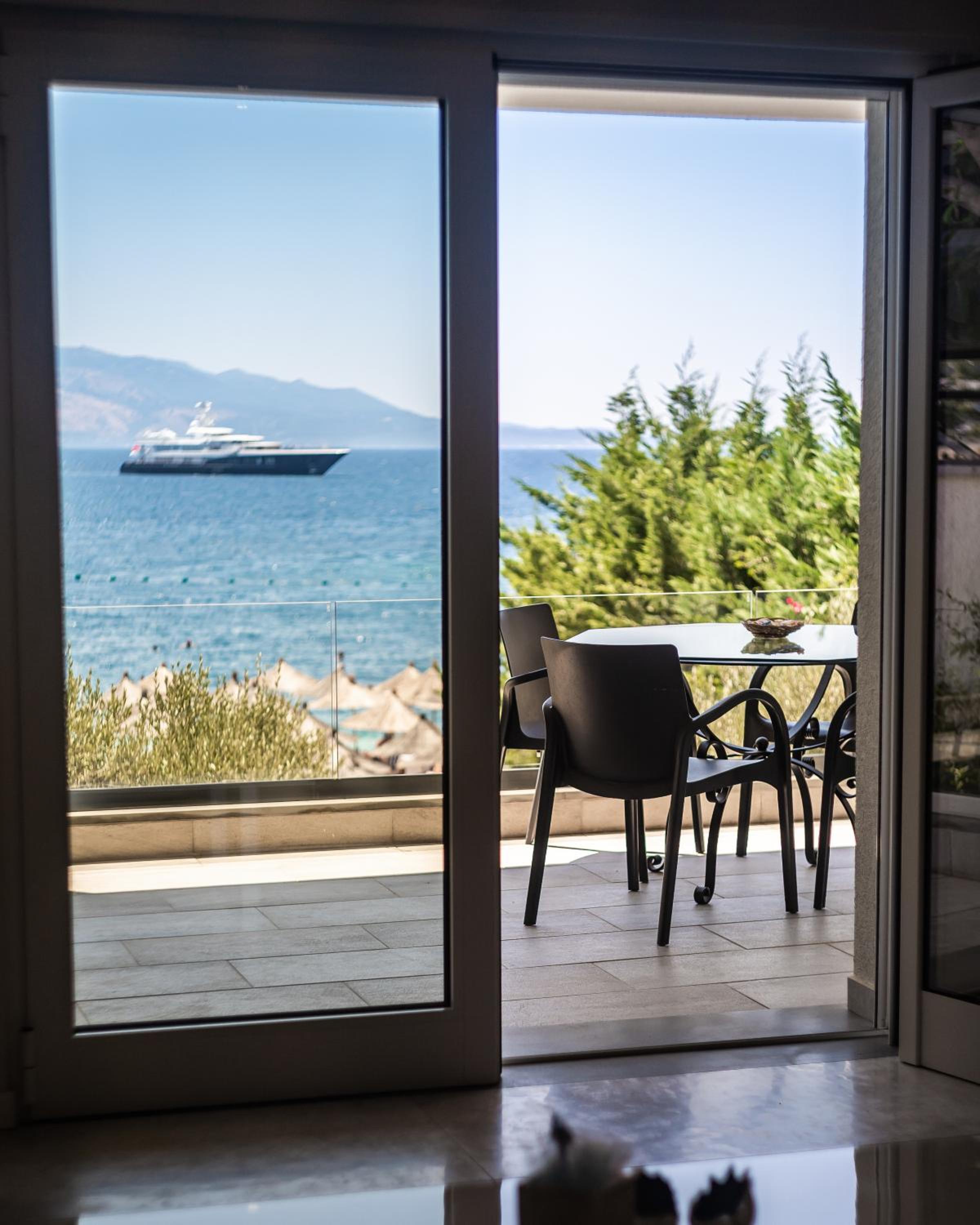 Villa - Beach Front photo 3