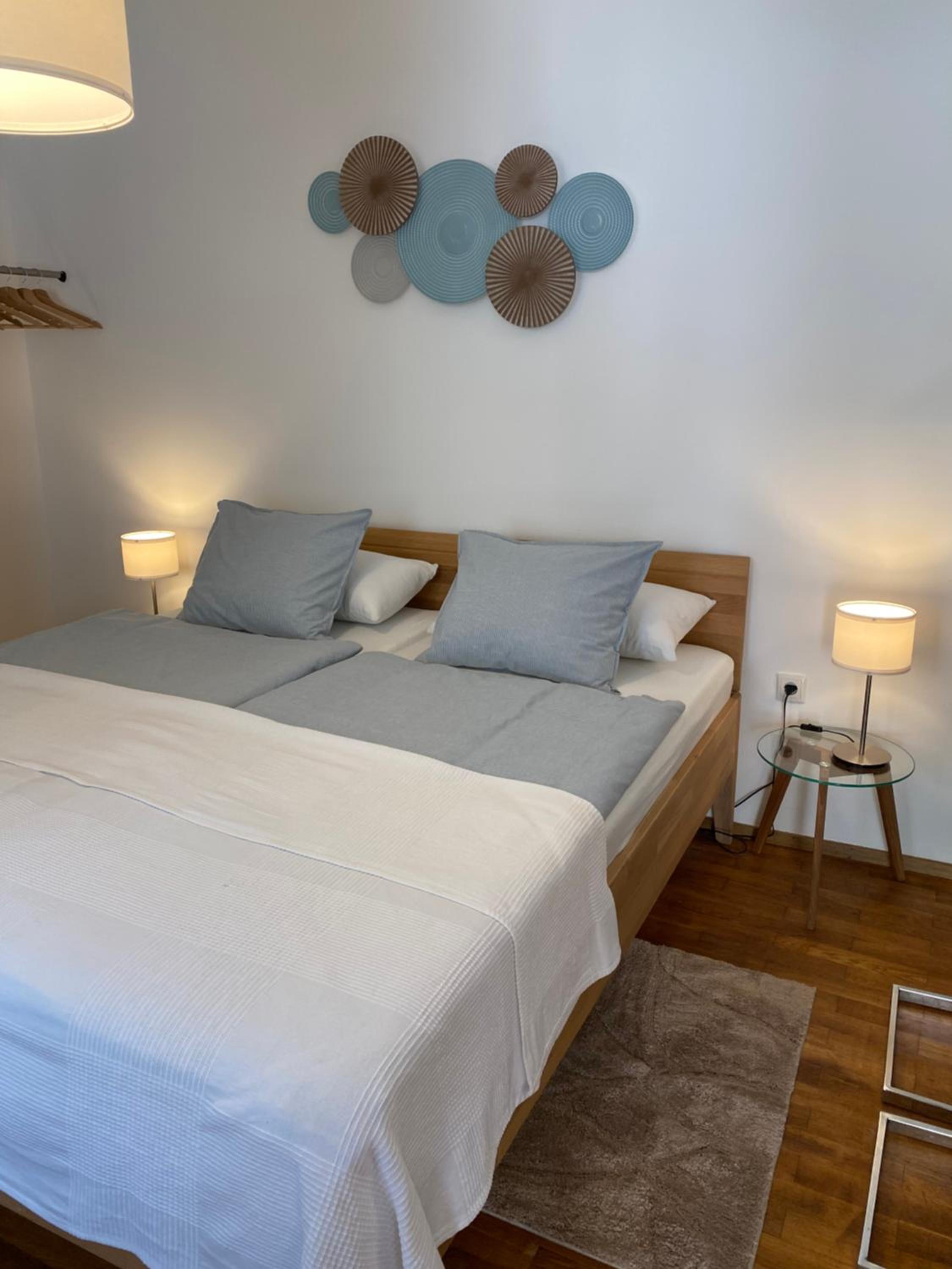 One-Bedroom Apartment photo 1