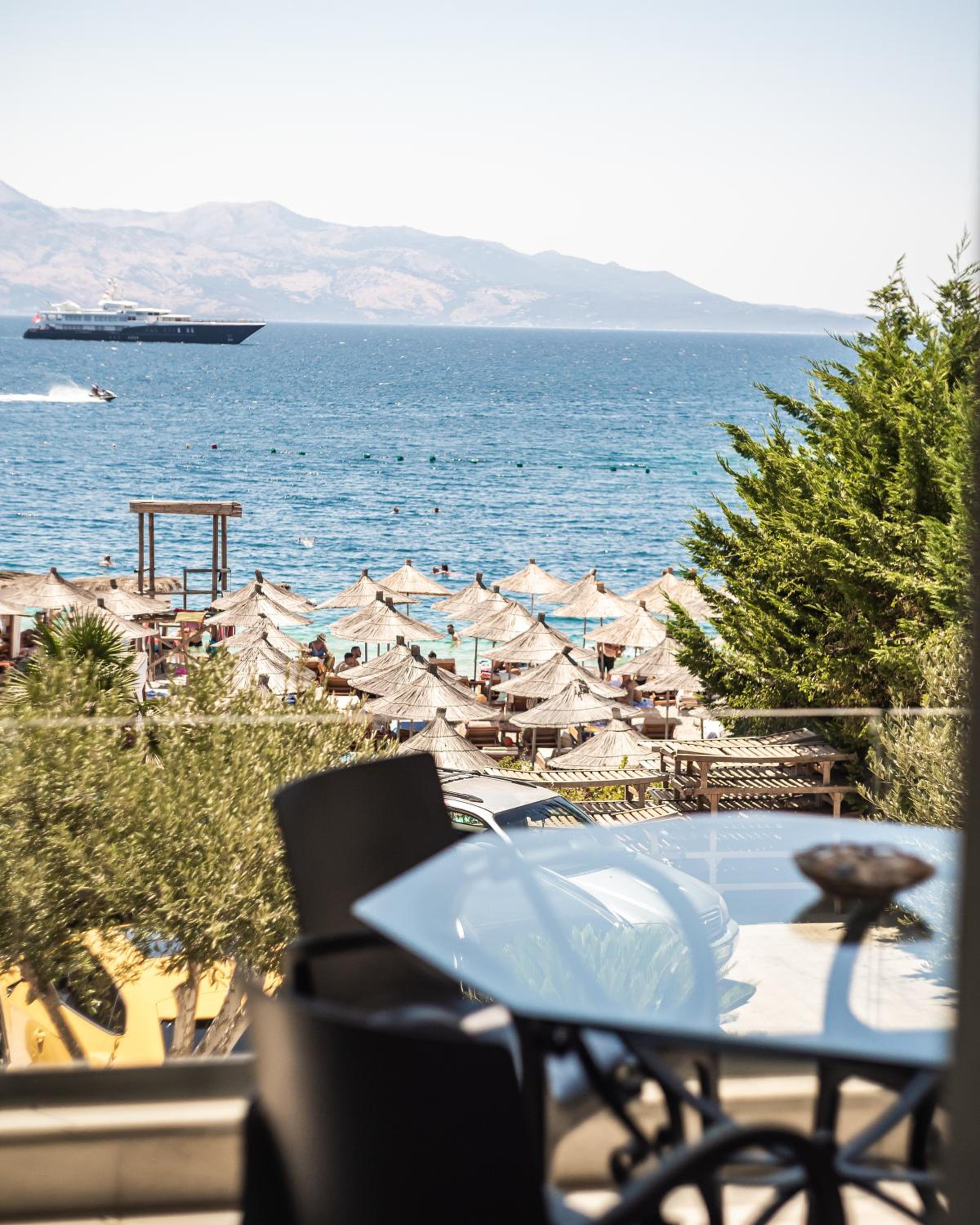 Villa - Beach Front photo 1