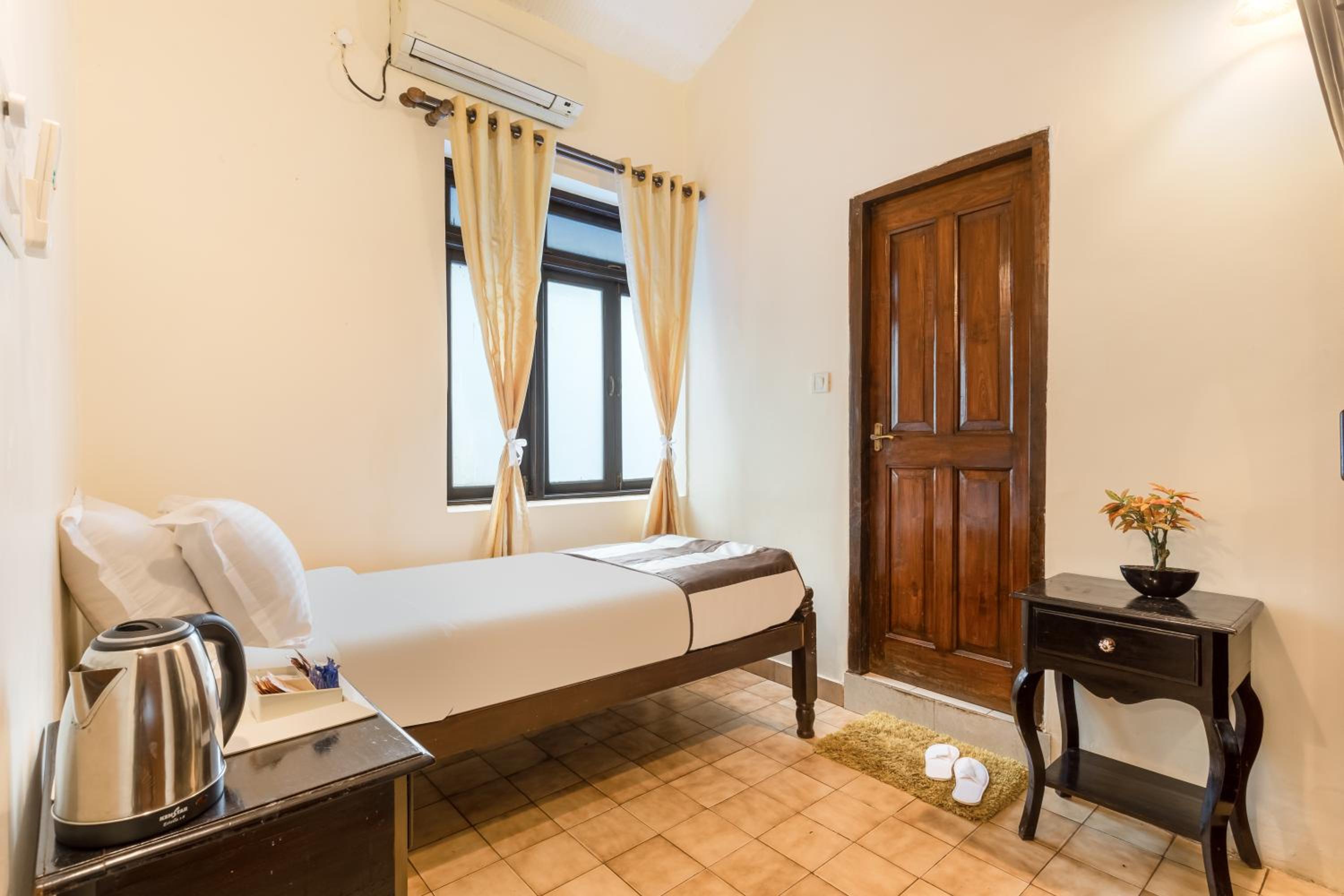 Luxury Suite - Photo 12