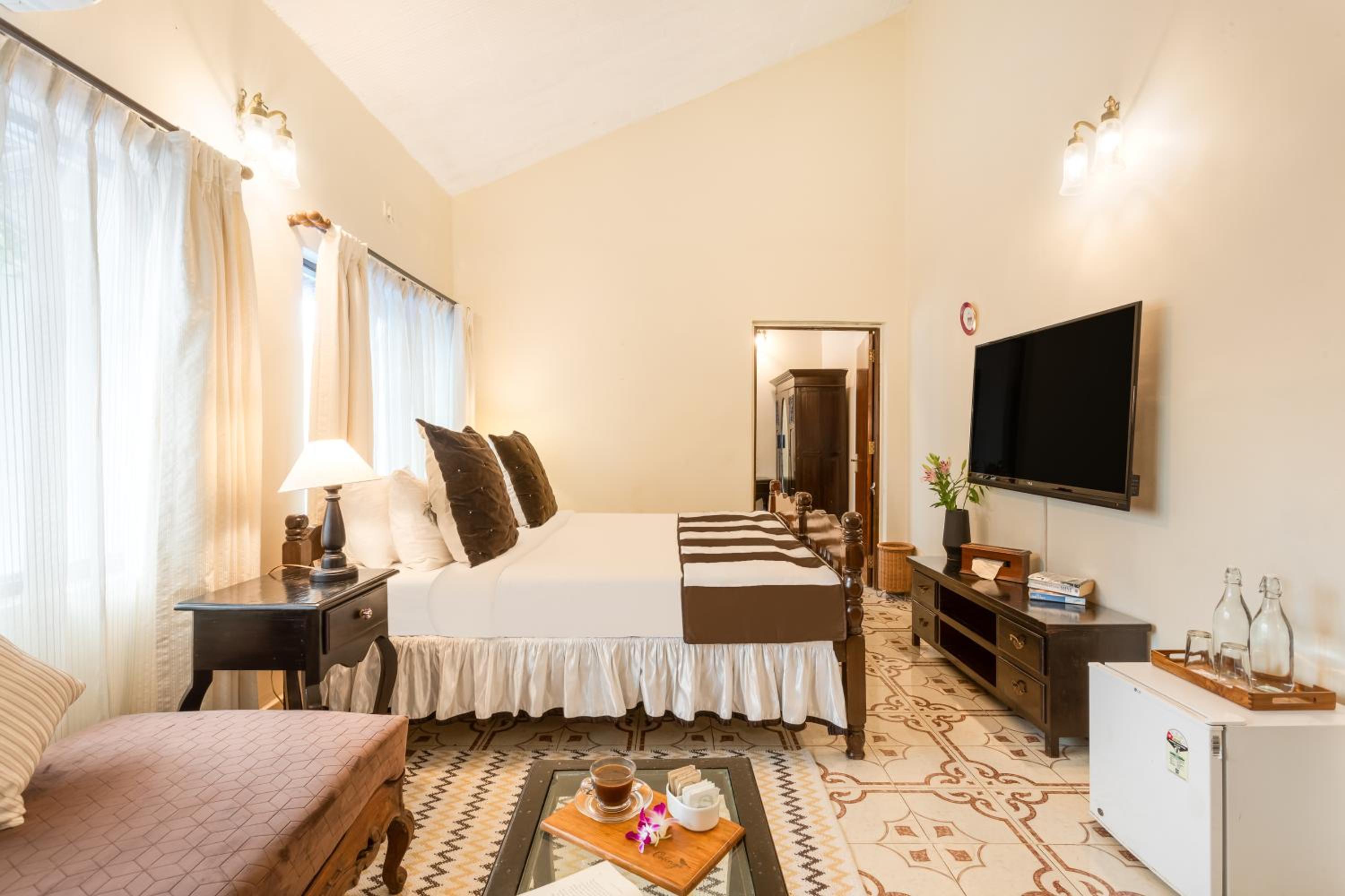 Luxury Suite - Photo 15