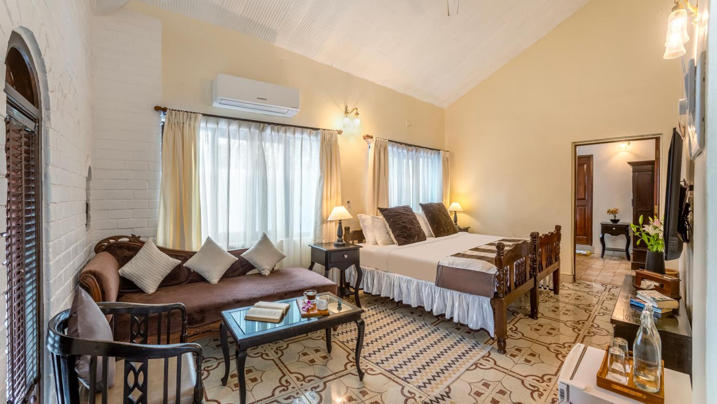 Luxury Suite - Photo 1