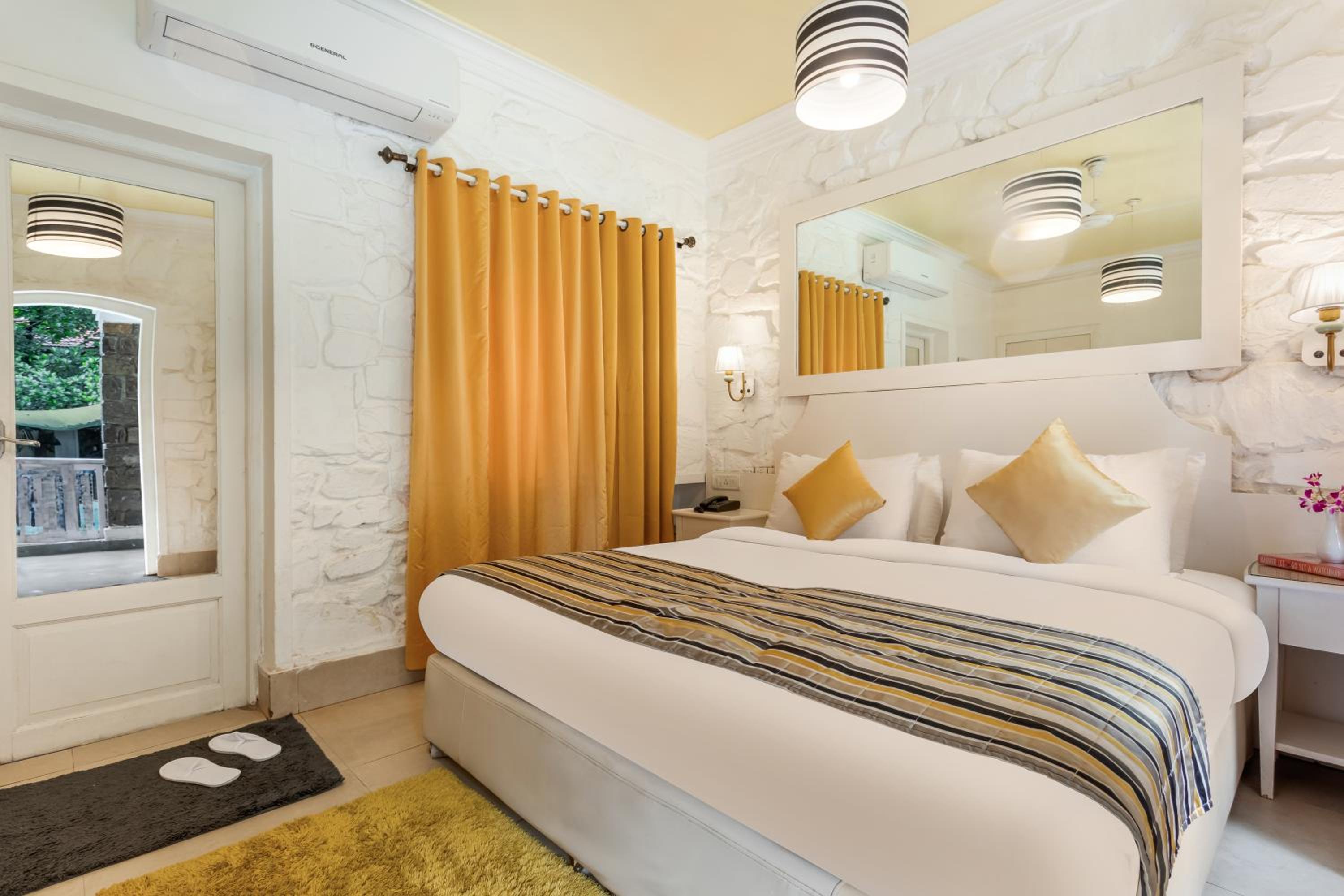 Standard Double Room - Photo 7