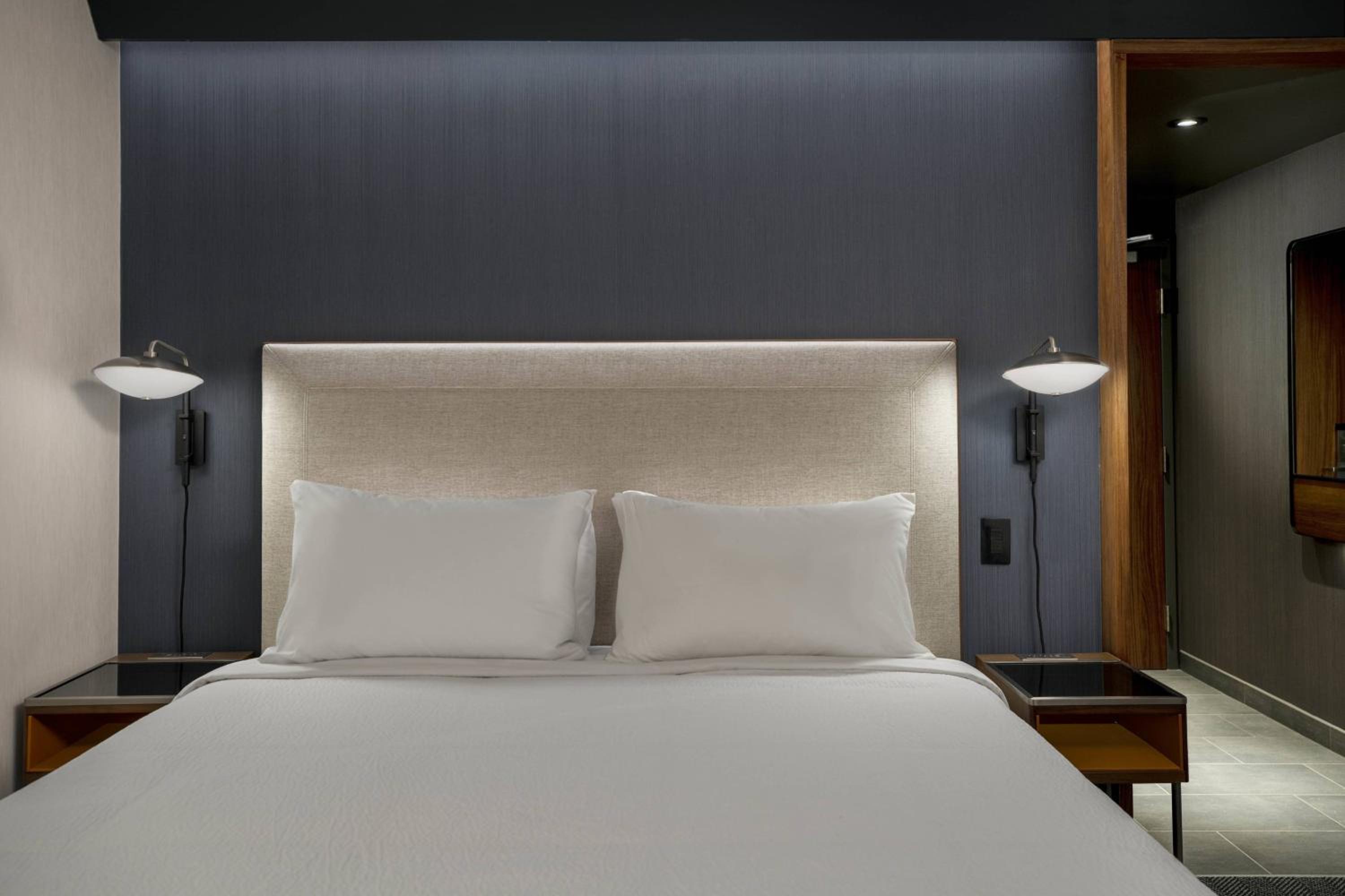 King Room with Sofa Bed photo 1