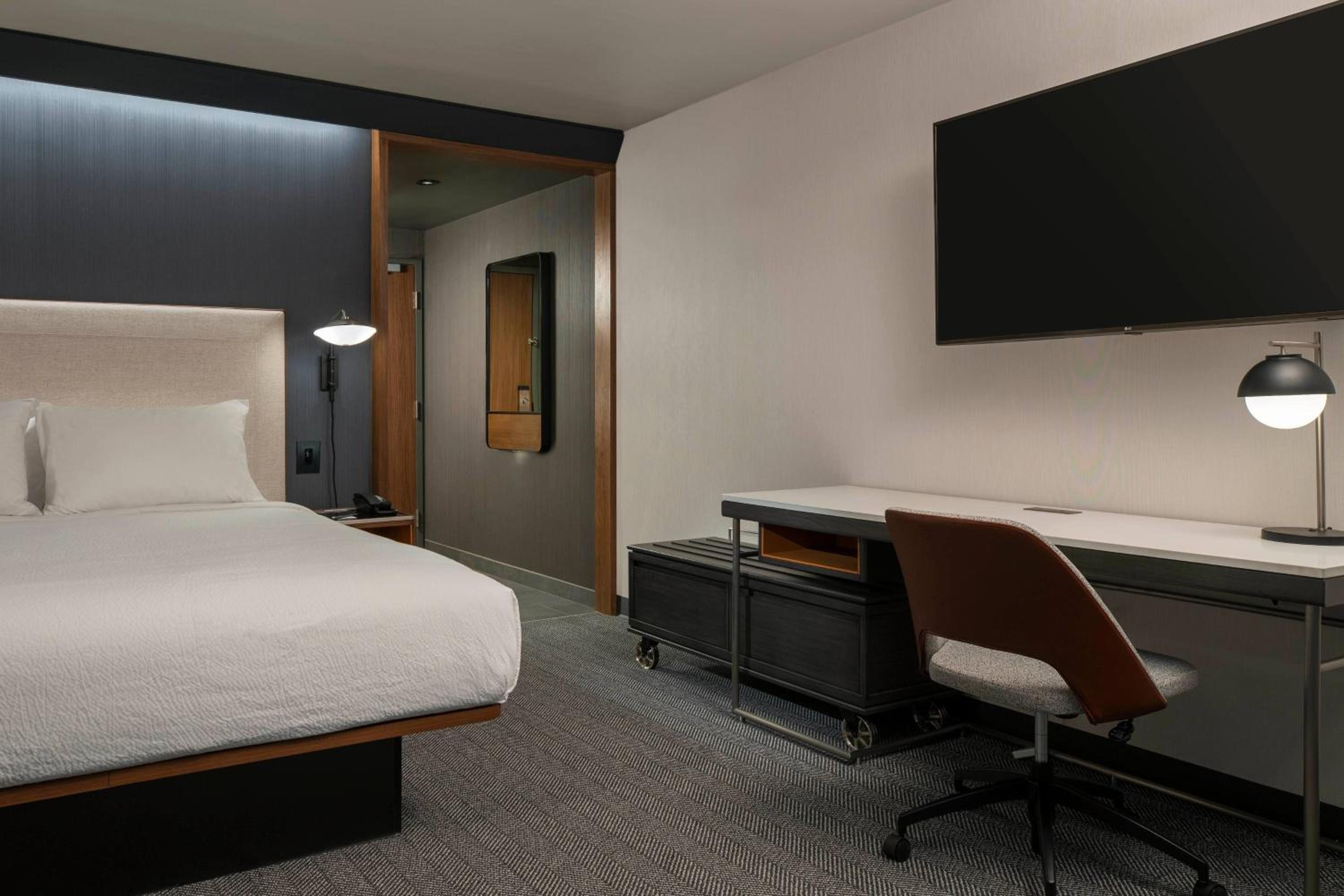 King Room with Sofa Bed photo 2