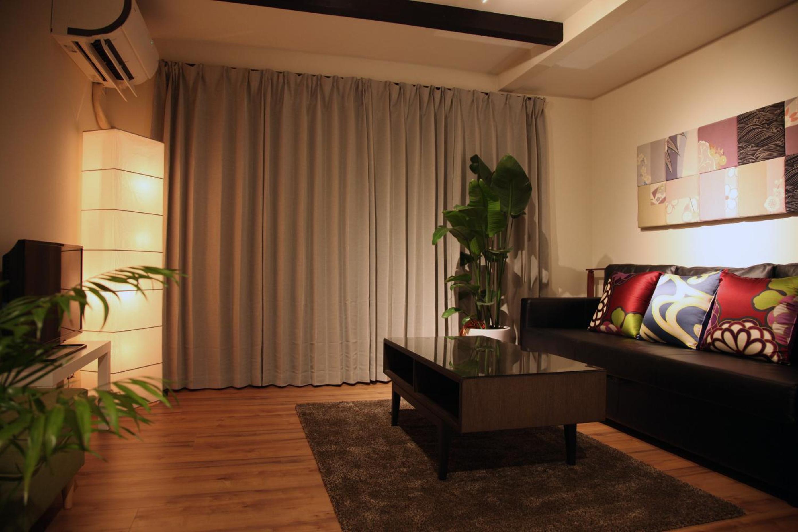 One-Bedroom Apartment - Photo 1