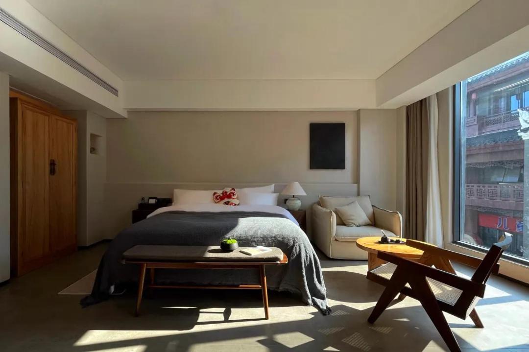 Leisurely Court Four Seasons Privilege King Room photo 1
