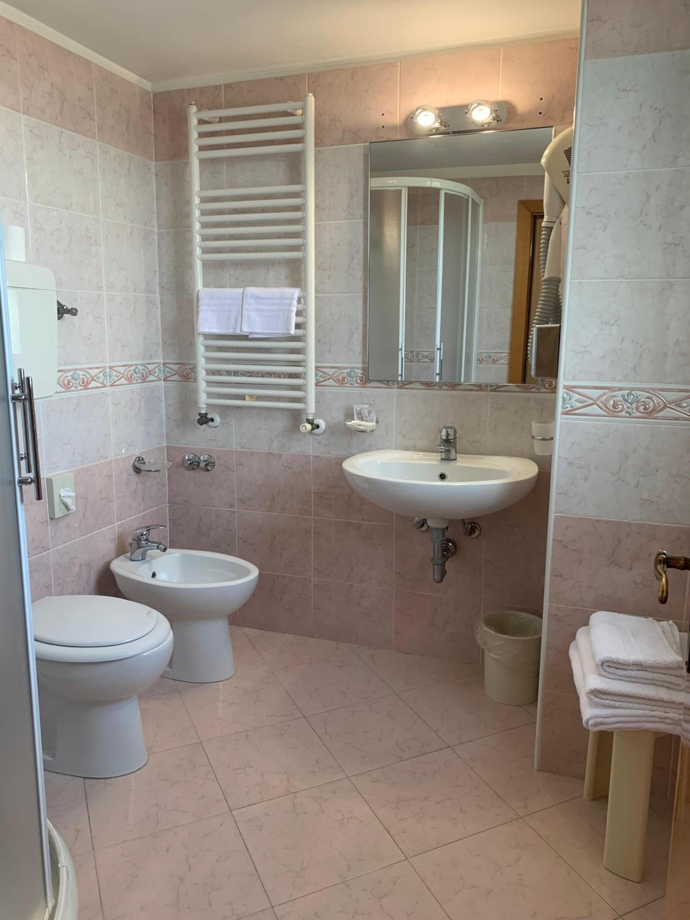 Standard Double or Twin Room with Balcony photo 2