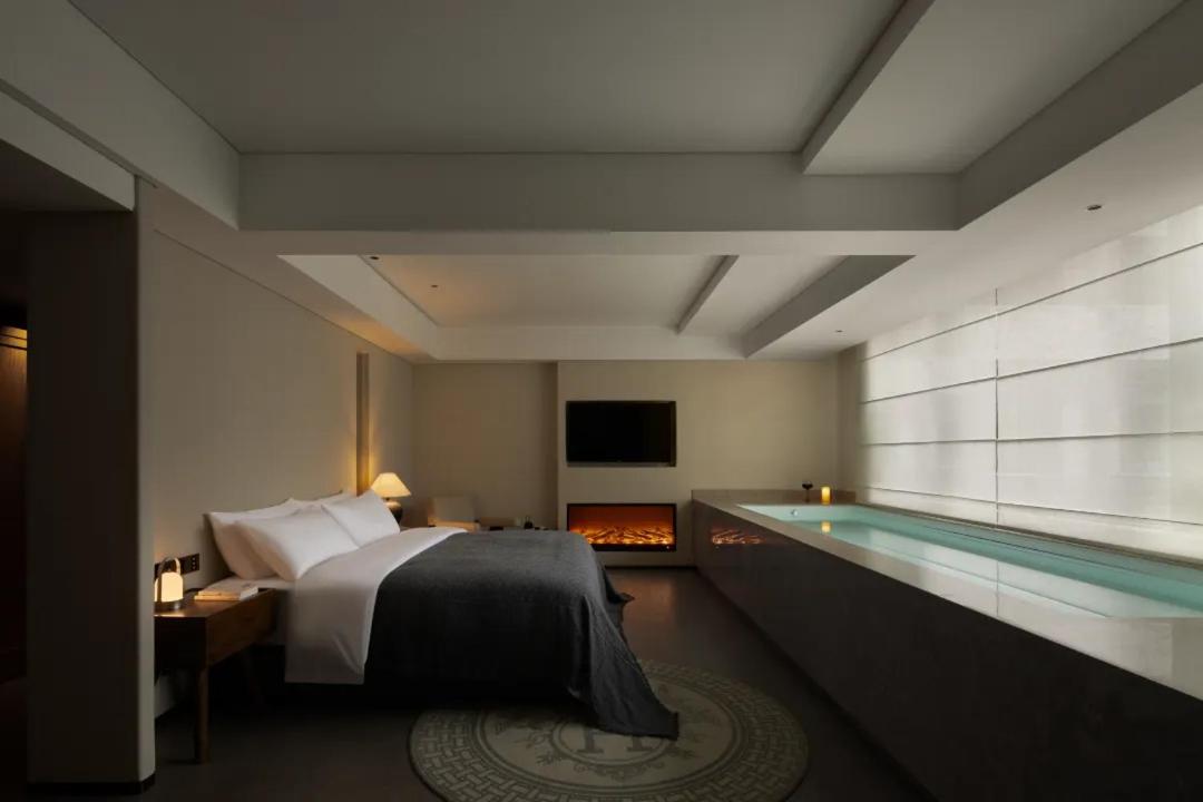 King Room with Pool View photo 1
