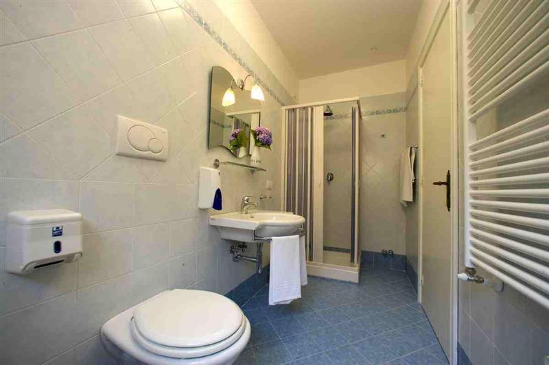 Standard Double Room - Photo 5