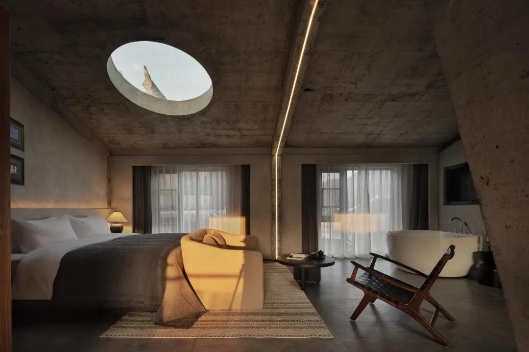 Twin Room with Bath