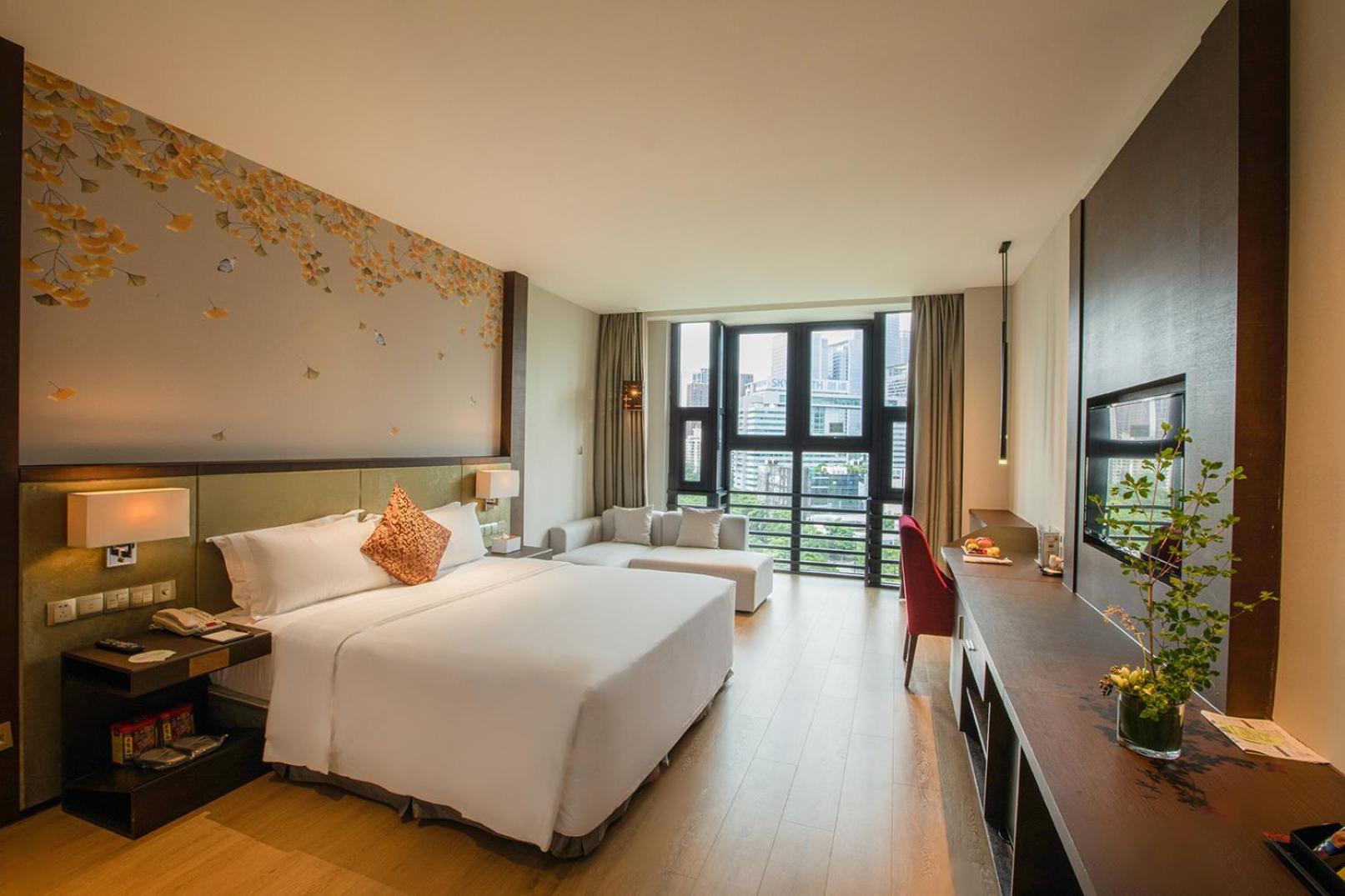 Deluxe Business Queen Room