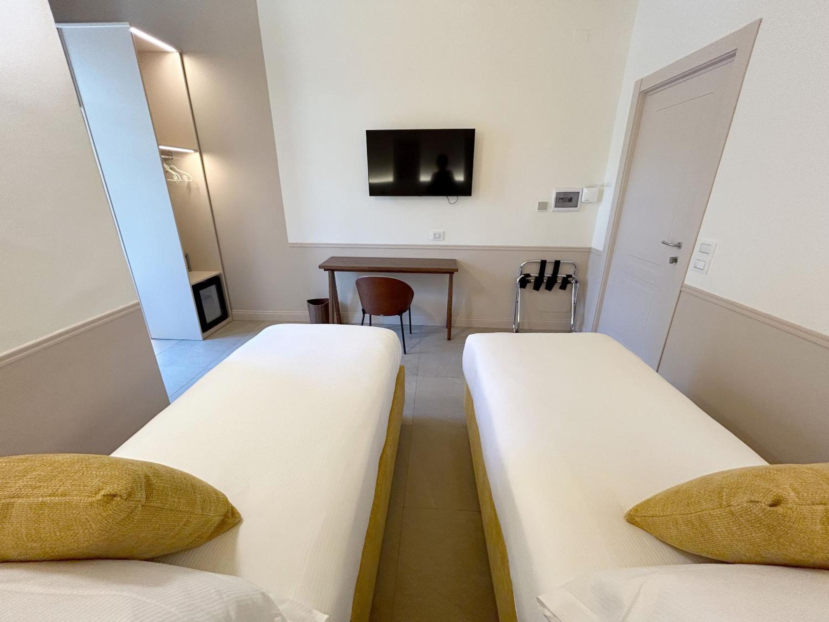 Superior Twin Room photo 3