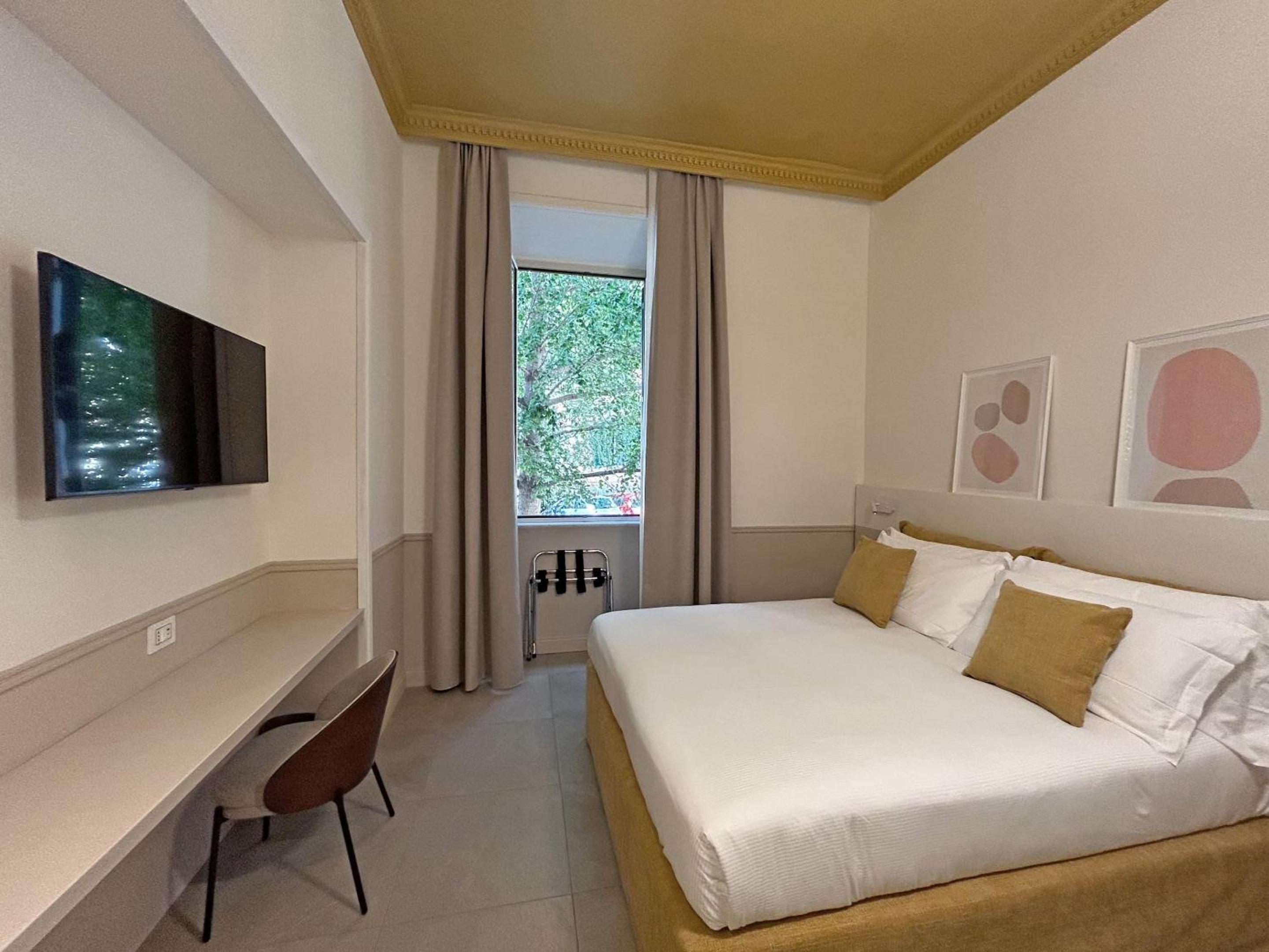 Double or Twin Room with Private Bathroom photo 2