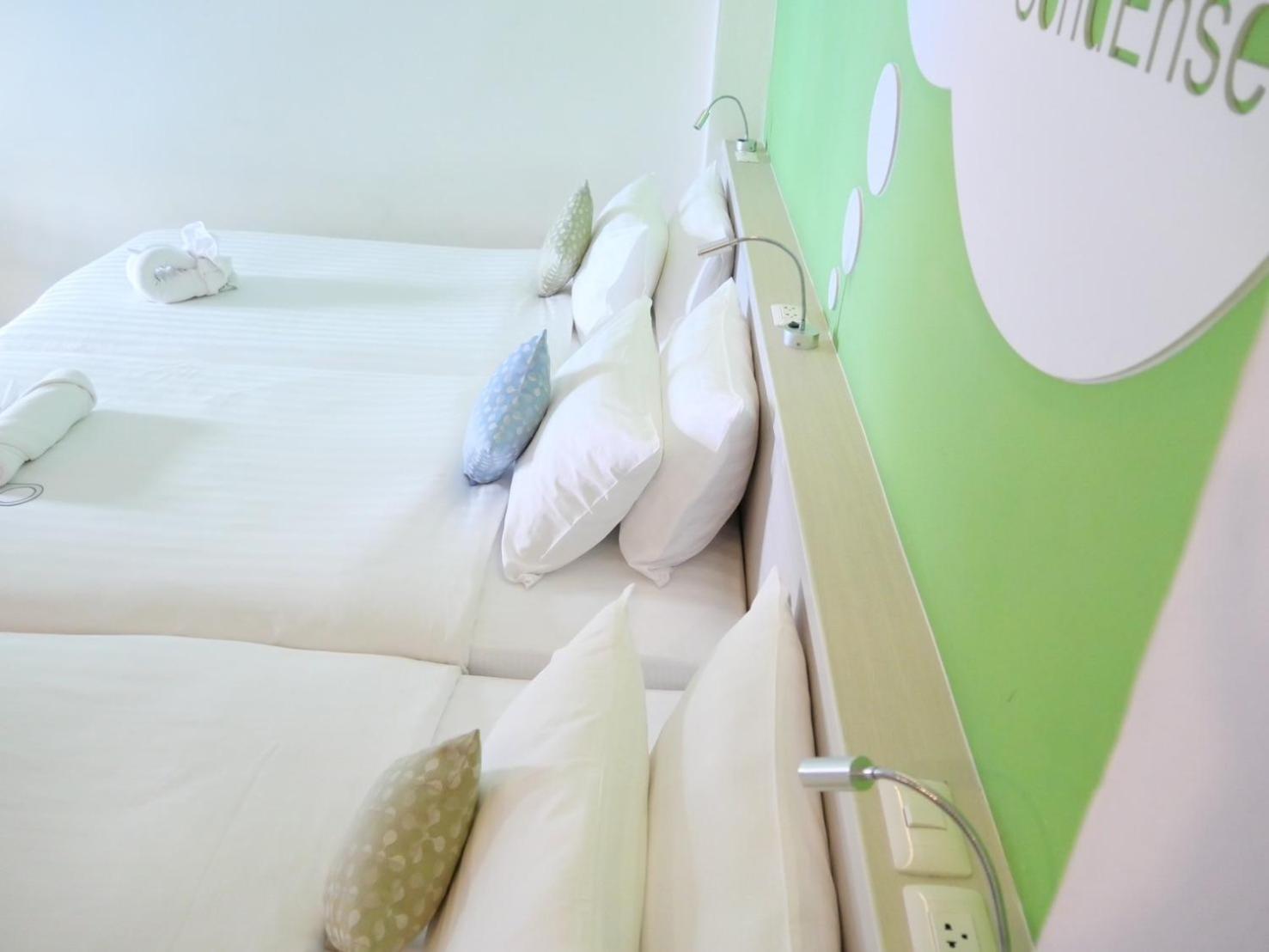 Triple Room with Balcony - Photo 5