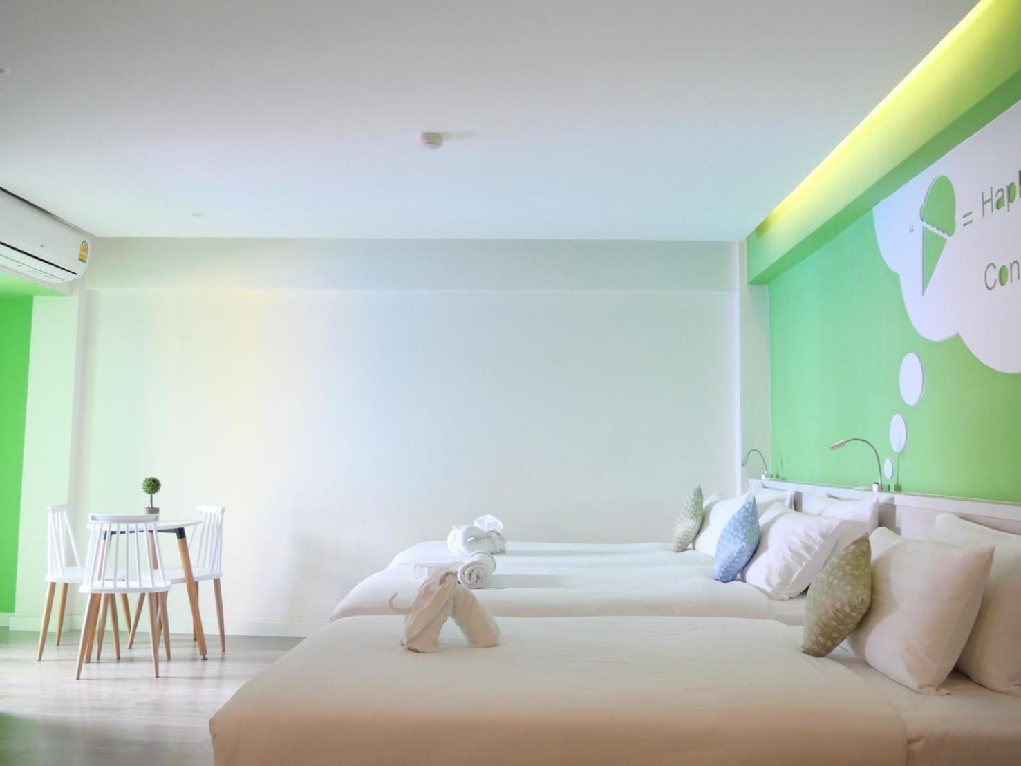 Triple Room with Balcony - Photo 10