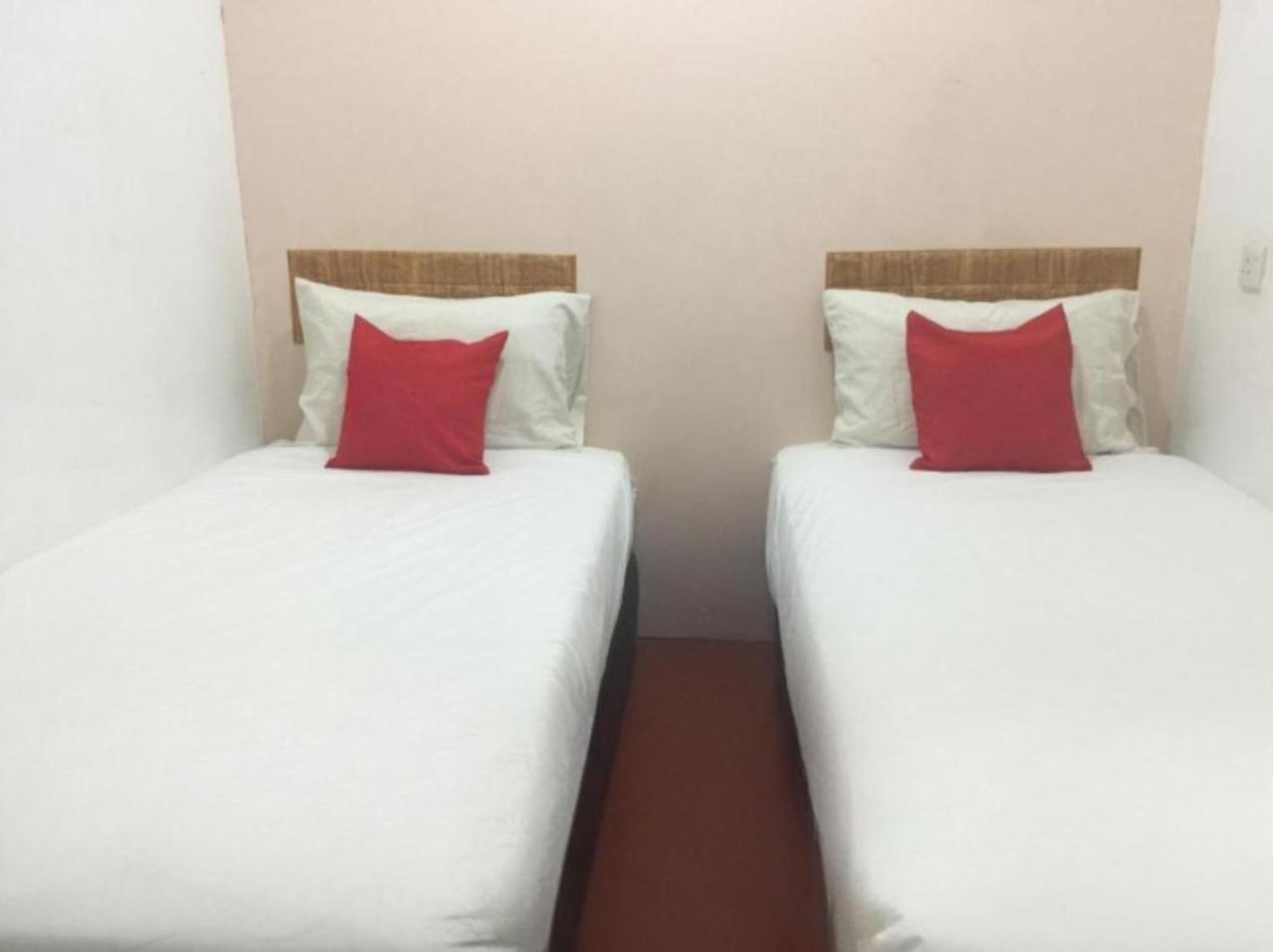 Standard Twin Room - Photo 1