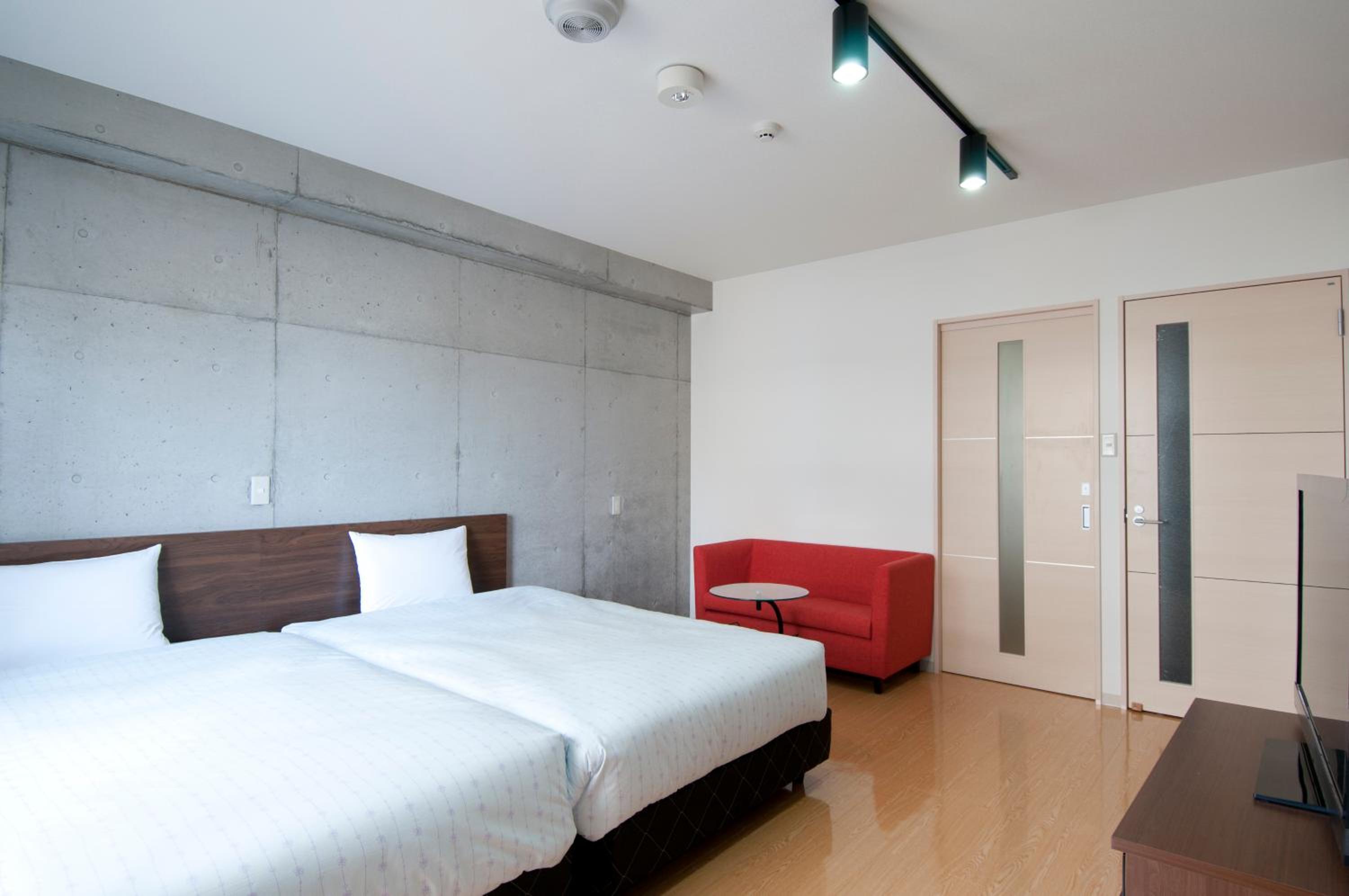 Deluxe Twin Room - Main Building - Non-Smoking (Check out 11am /No cleaning)