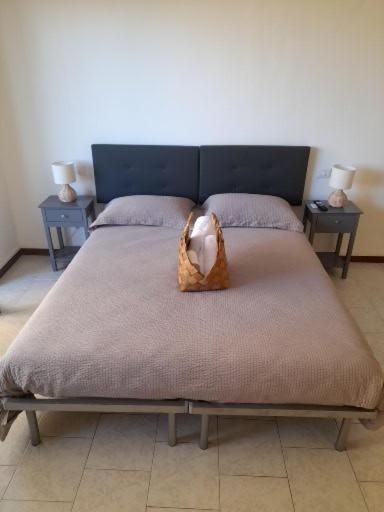 Double Room with Shared Bathroom photo 2