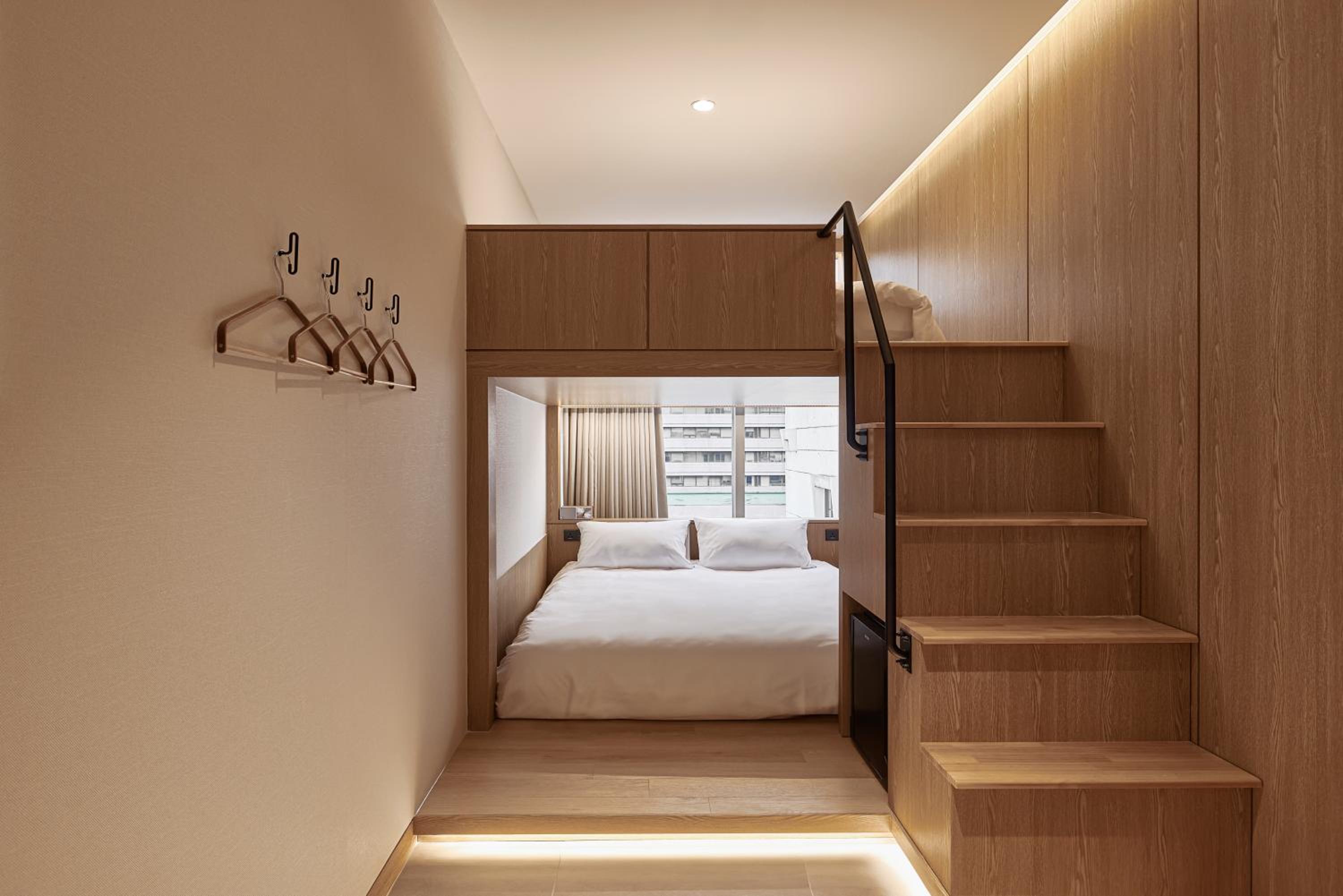 C (2 Double Beds)