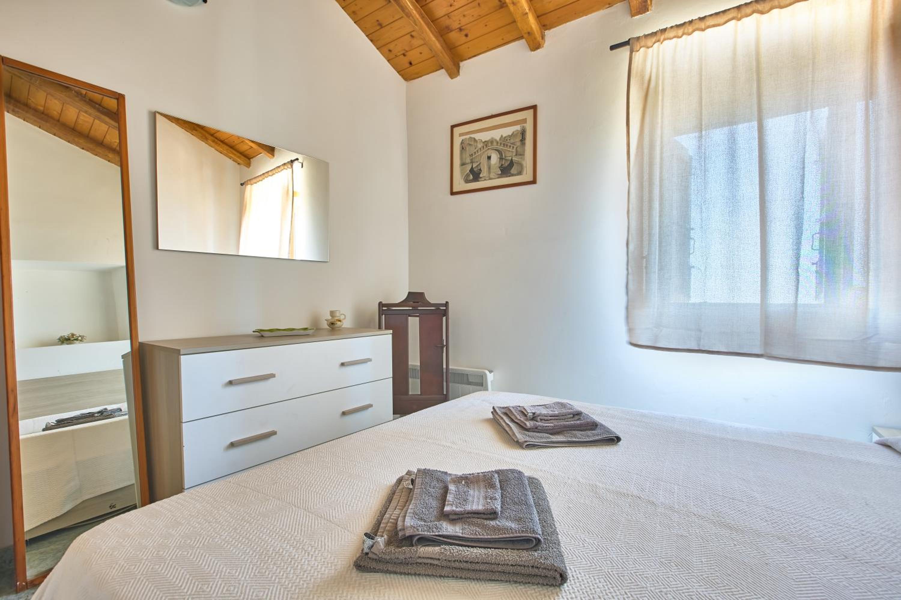 Three-Bedroom House photo 2