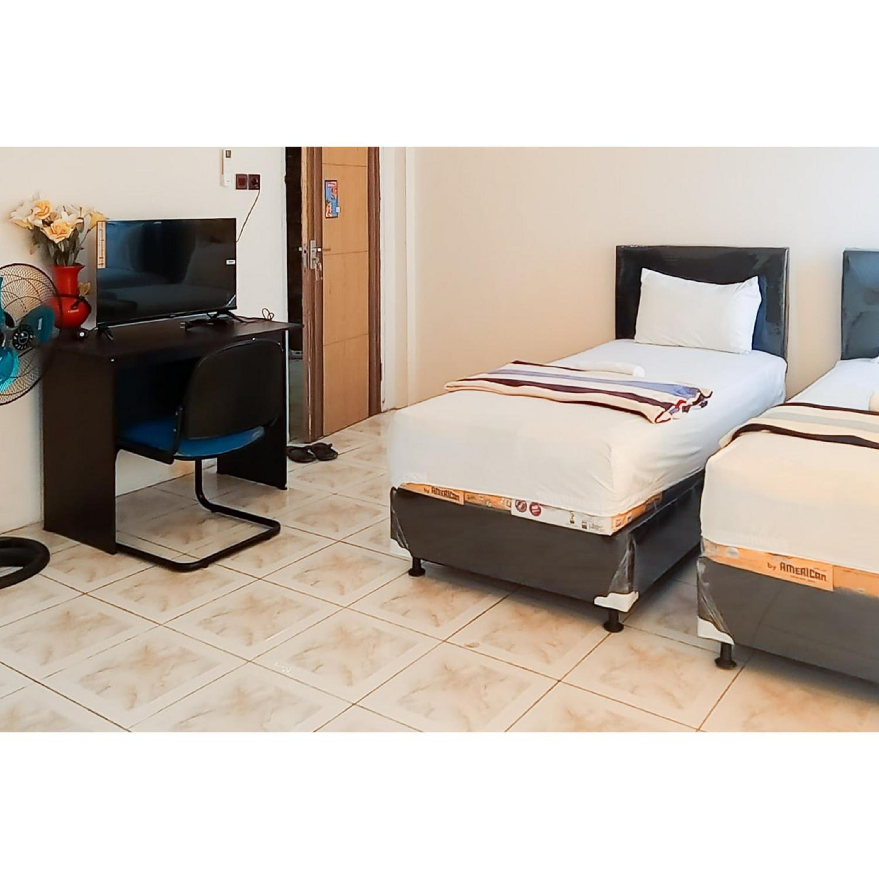 Standard Twin Room - Photo 3