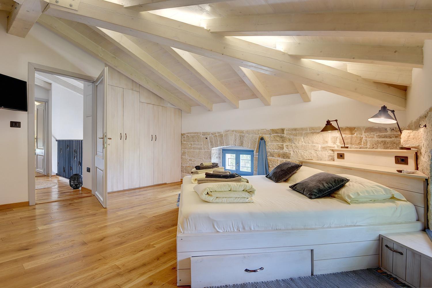 Villa photo 1
