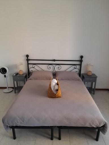 Double Room with Shared Bathroom photo 2