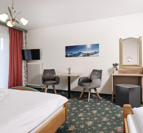 Triple Room with Bath