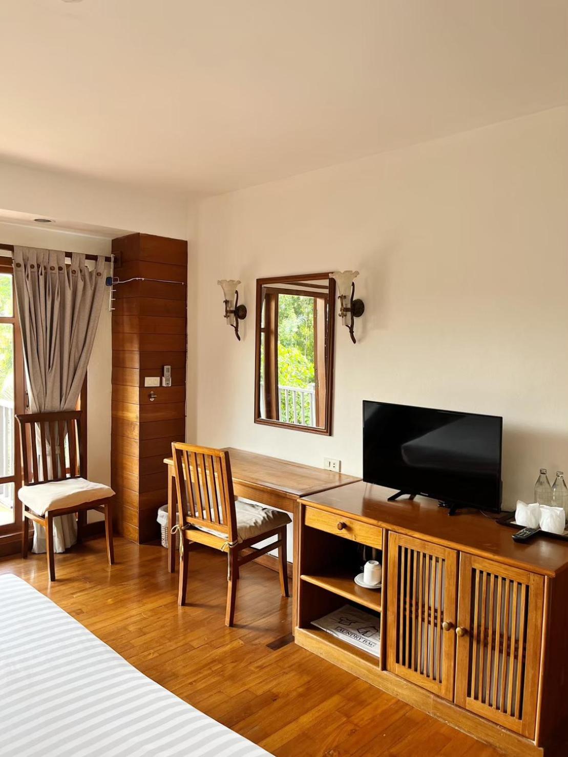 Double Room with Balcony - Photo 5