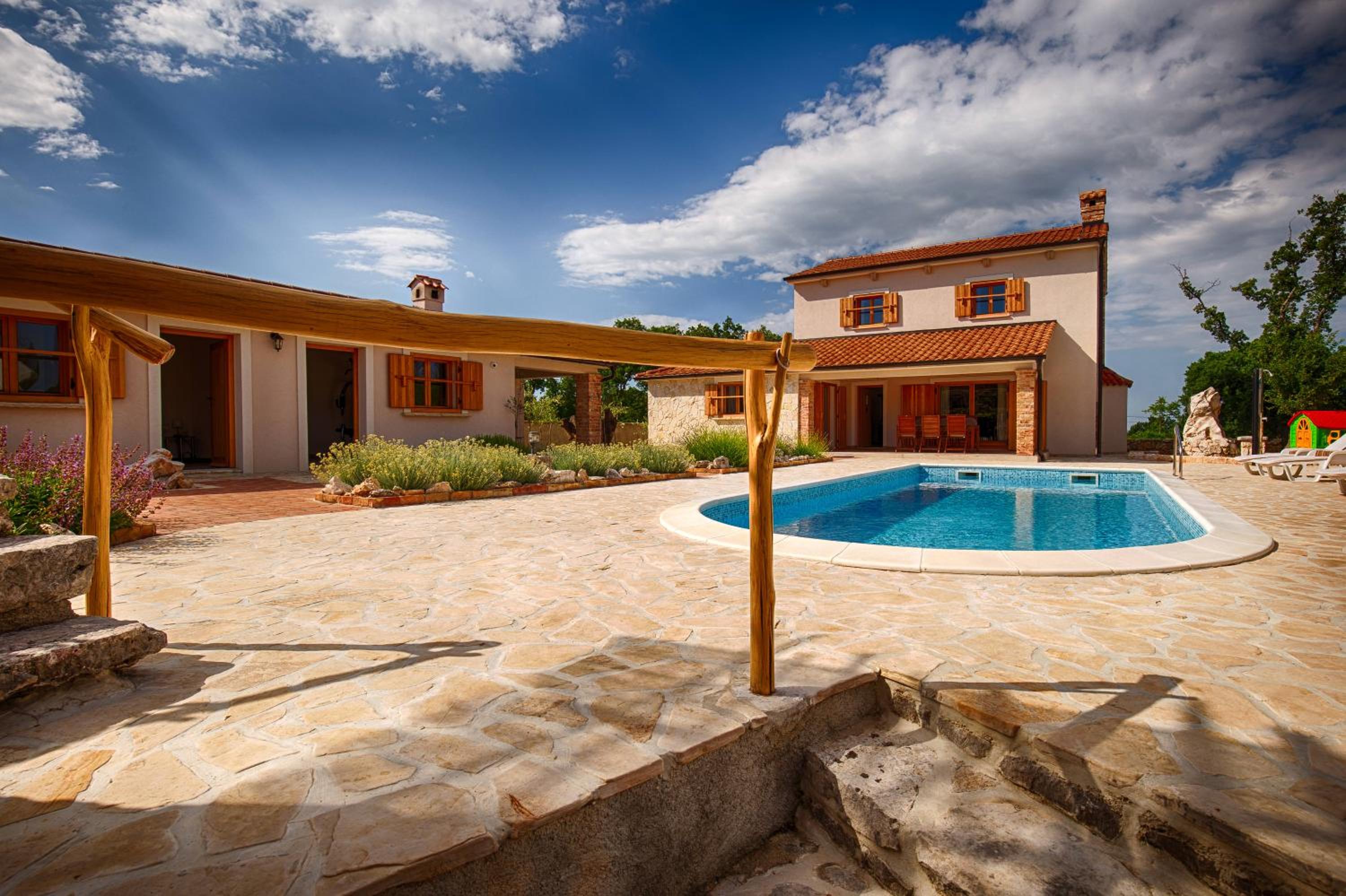 Three-Bedroom Villa photo 2