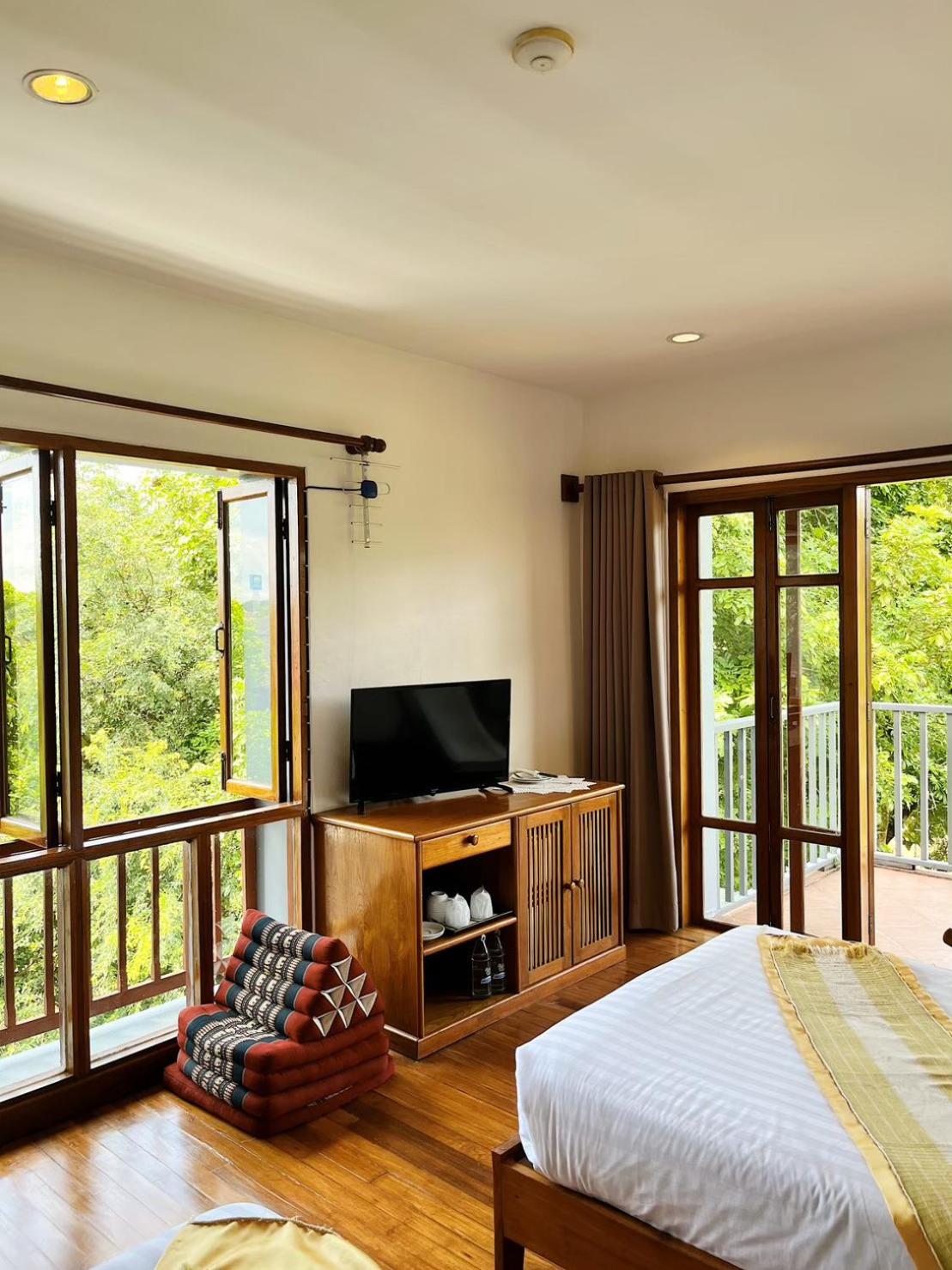 Deluxe Twin Room - Photo 8