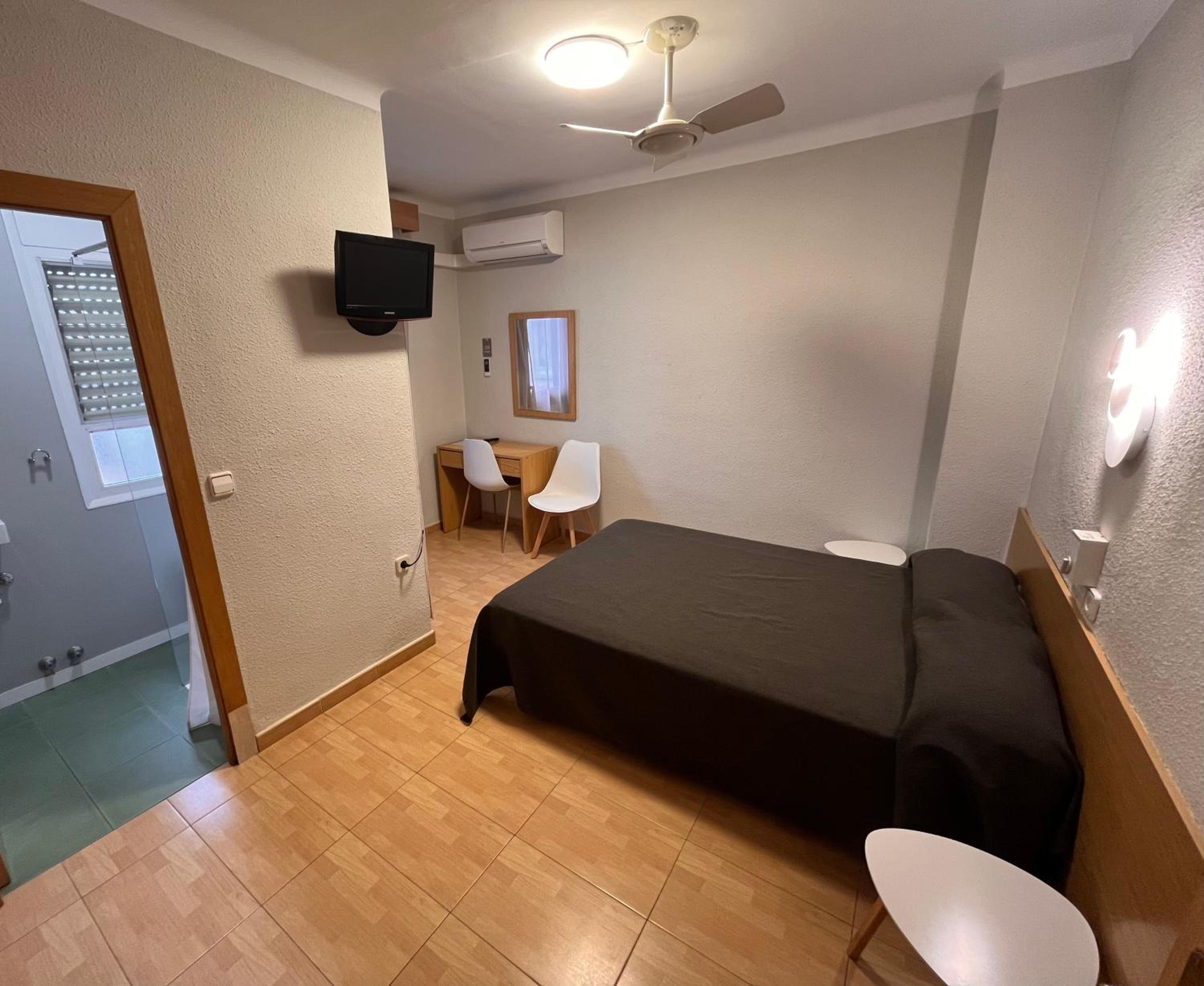 Double Room - Photo 1