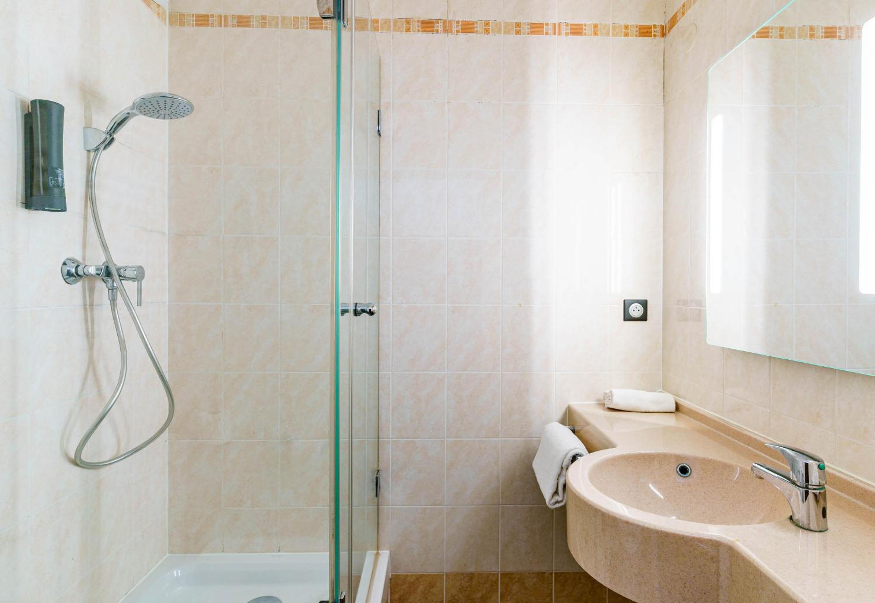 Double Room - Photo 4