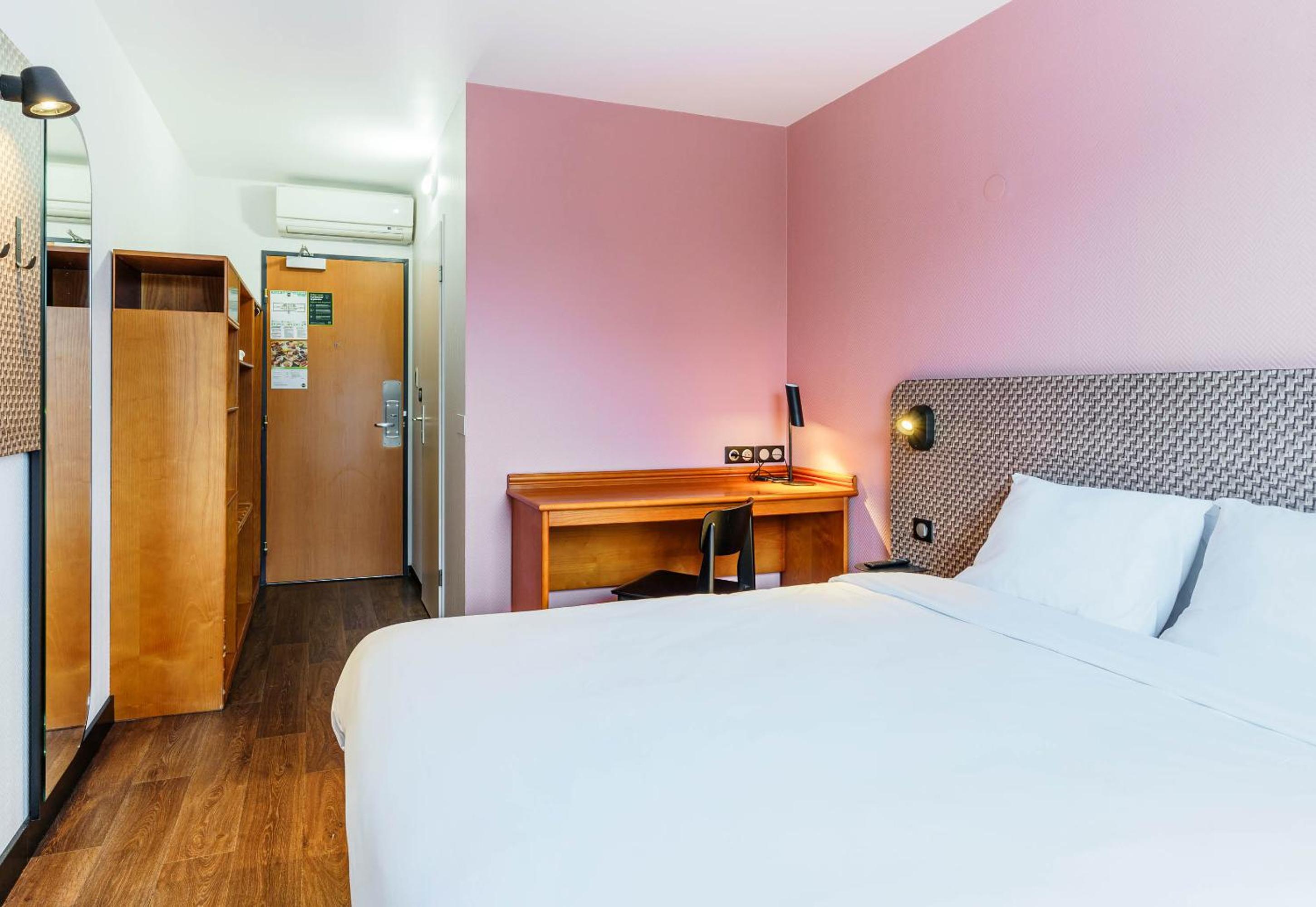 Double Room - Photo 2