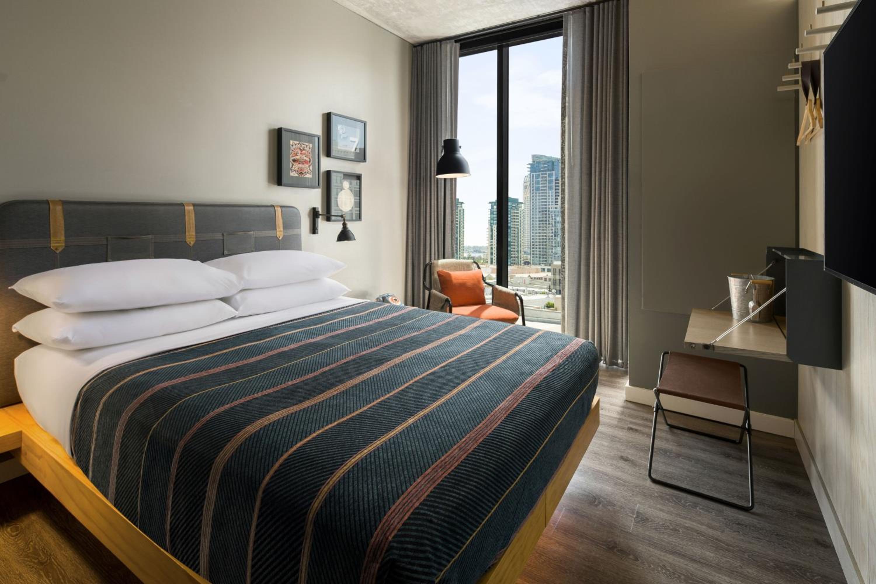 Queen Room, City View