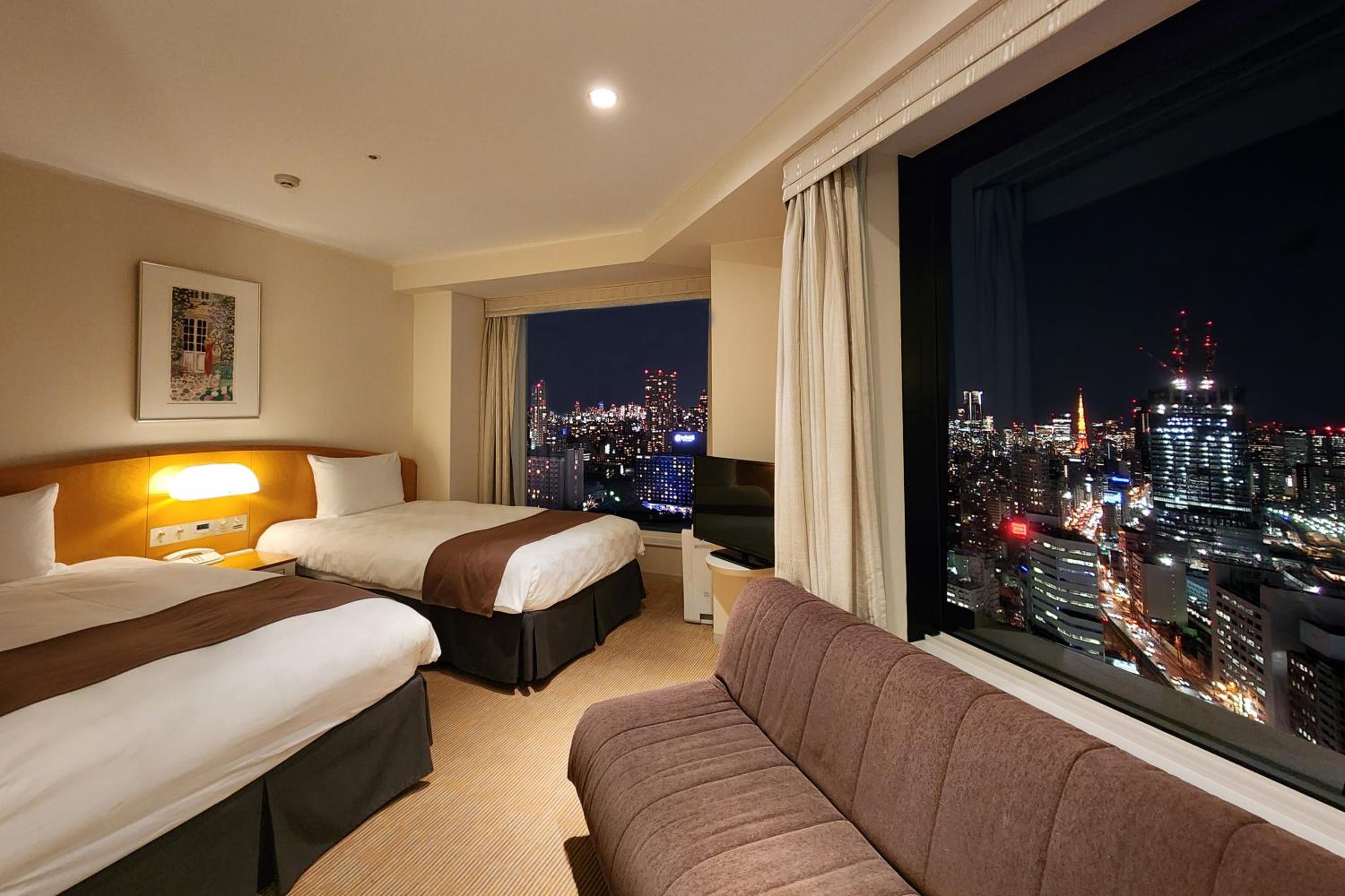 Main Tower 19th-27th Floor Corner Twin Room with Sofa - Non-Smoking photo 2