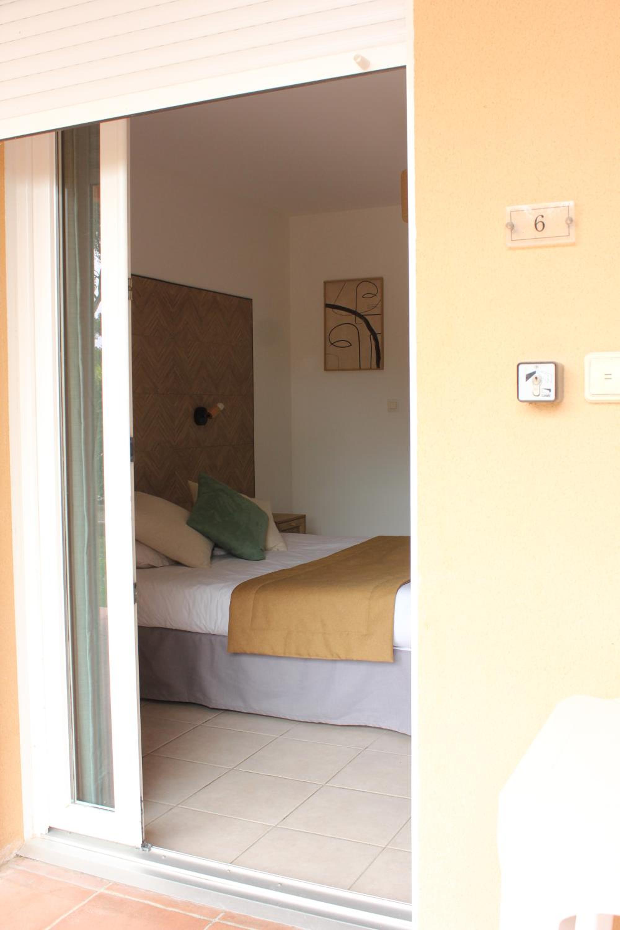Standard Double Room photo 3