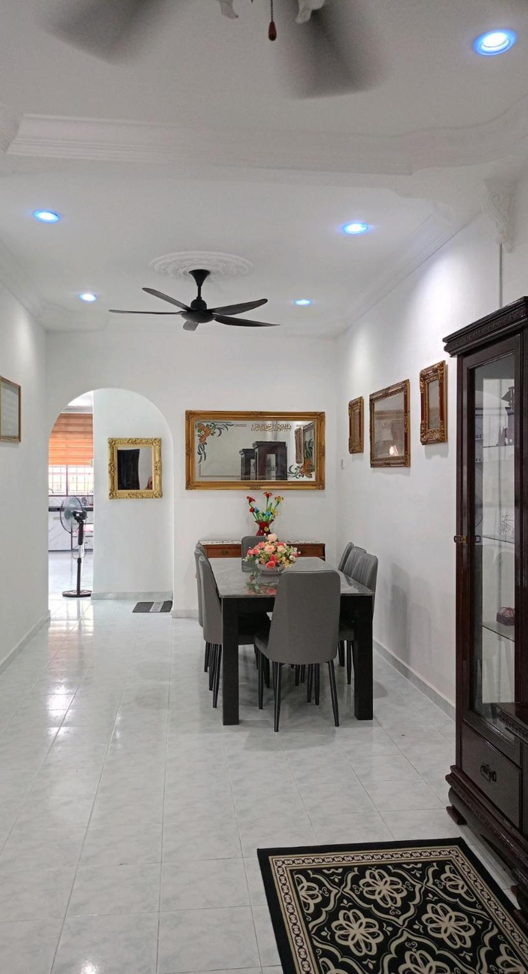 Three-Bedroom House photo 1