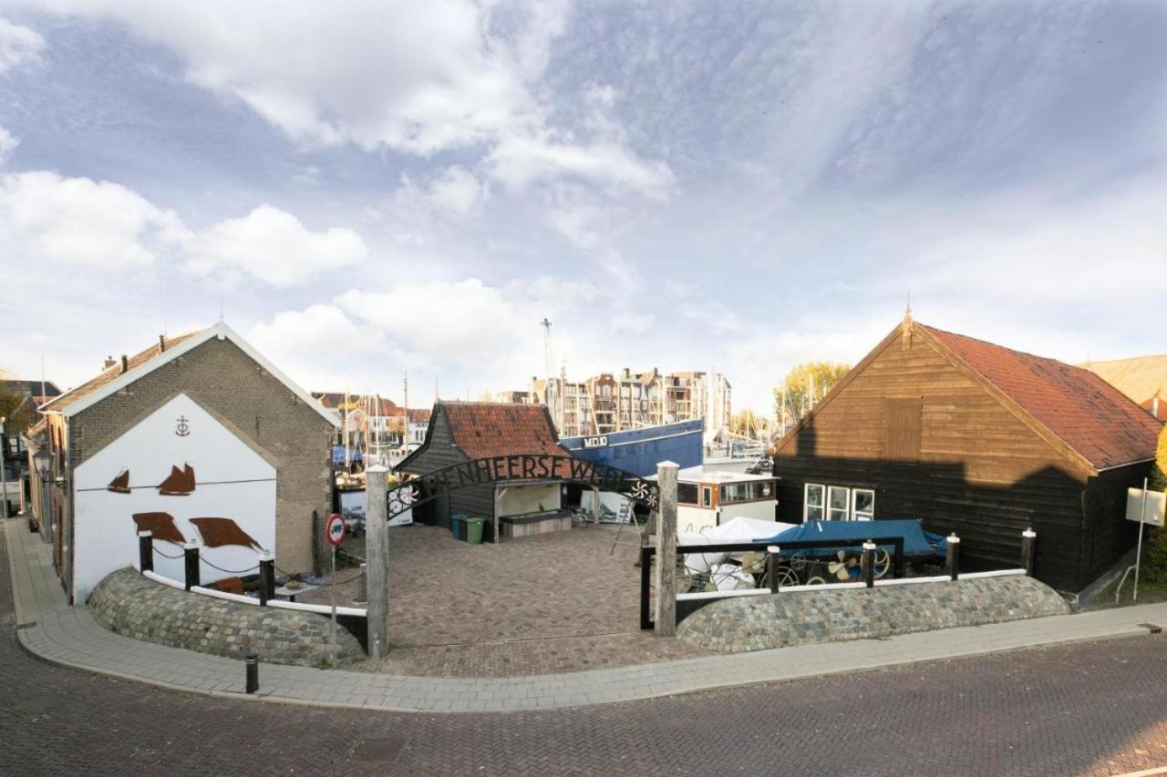 Studio - Photo 4